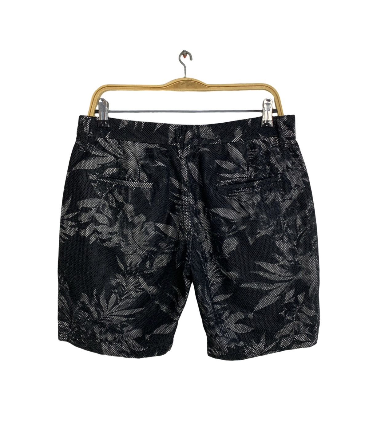 Vanquish 90s Black by Vanquish Floral Mesh Short Over Printed Size US 32 / EU 48 - 2 Thumbnail