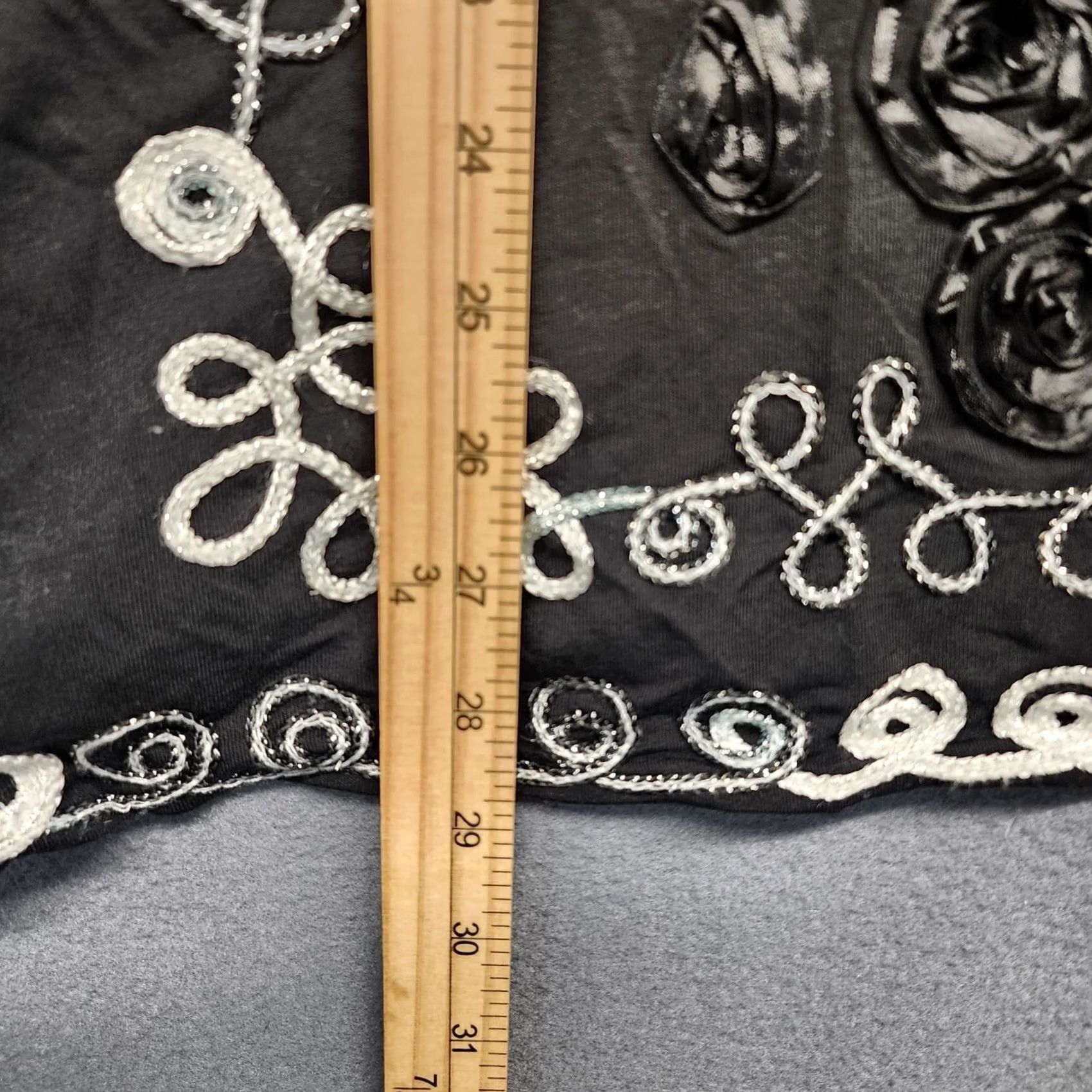 Vintage VINTAGE Once Again Top Women 1X Black Embroidered Embellished Floral Tunic Artsy Blouse V-Neck Pullover Women 1X Mens? Size XL / US 12-14 / IT 48-50 - 6 Thumbnail