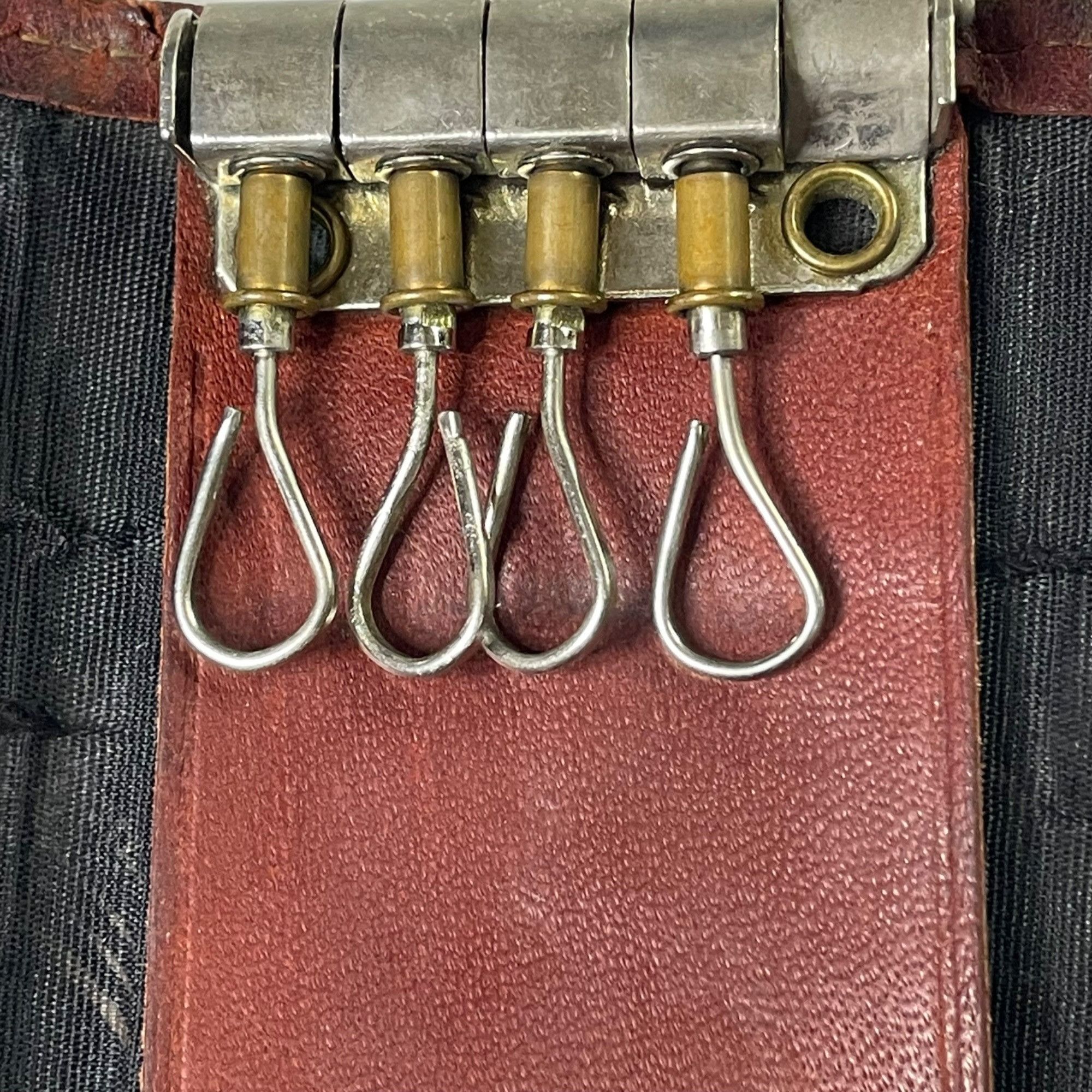 Vintage Vintage Rolfs Tri Fold Key Caddy Key Holder Leather Cow Hide Size ONE SIZE - 4 Thumbnail