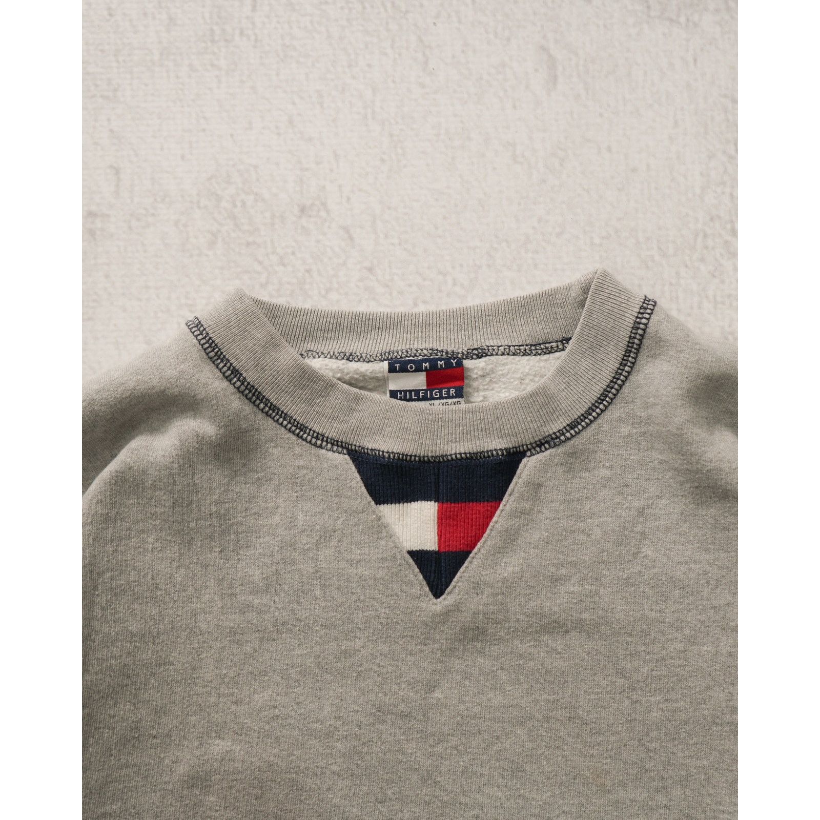 Tommy Hilfiger Vintage 90s Tommy Hilfiger Sweatshirt - Women's Large Size L / US 10 / IT 46 - 3 Thumbnail
