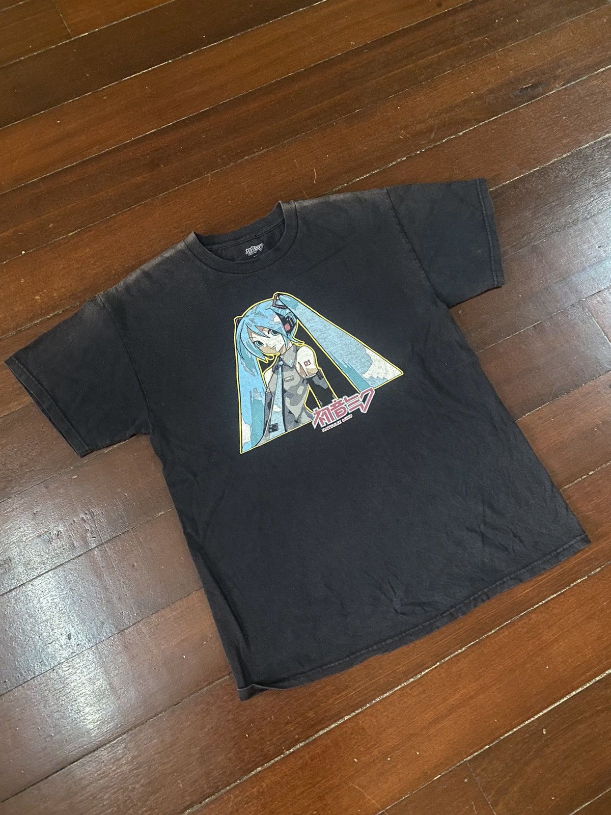 Anime × Vintage Rare hatsune miku anime manga sun faded Size US M / EU 48-50 / 2 - 3 Thumbnail
