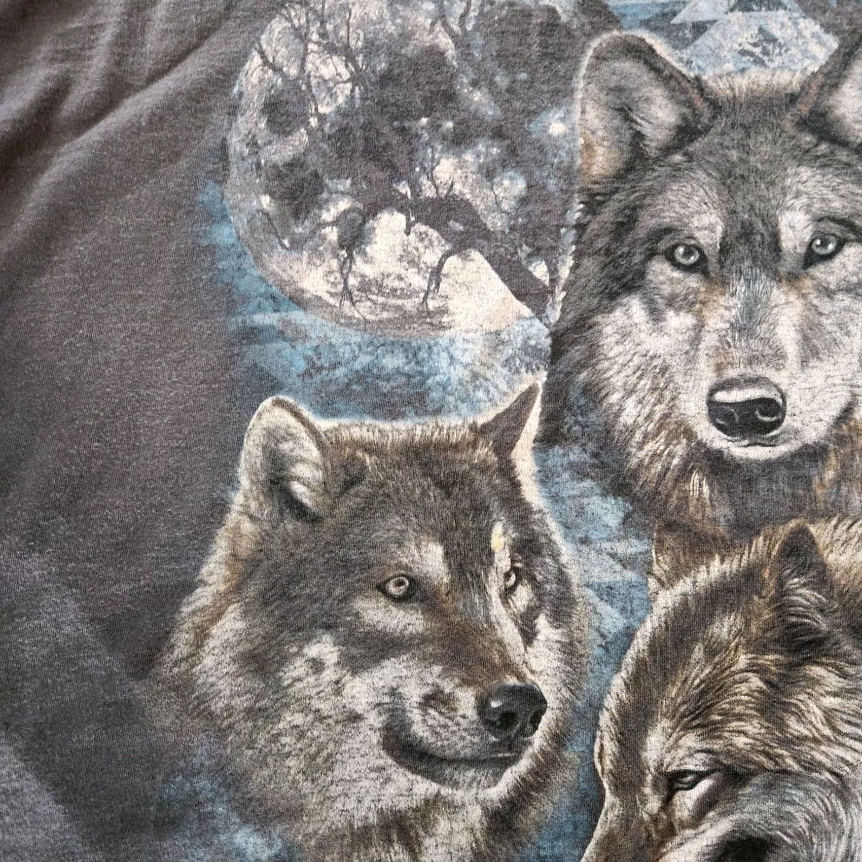 Fruit Of The Loom VINTAGE Fruit of the Loom T-Shirt Wolf Pack Wolves All Over Print Gray 3XL Crew Neck Short Sleeve Cotton Men 90s Retro Graphic Print Black" Size US XXL / EU 58 / 5 - 3 Thumbnail