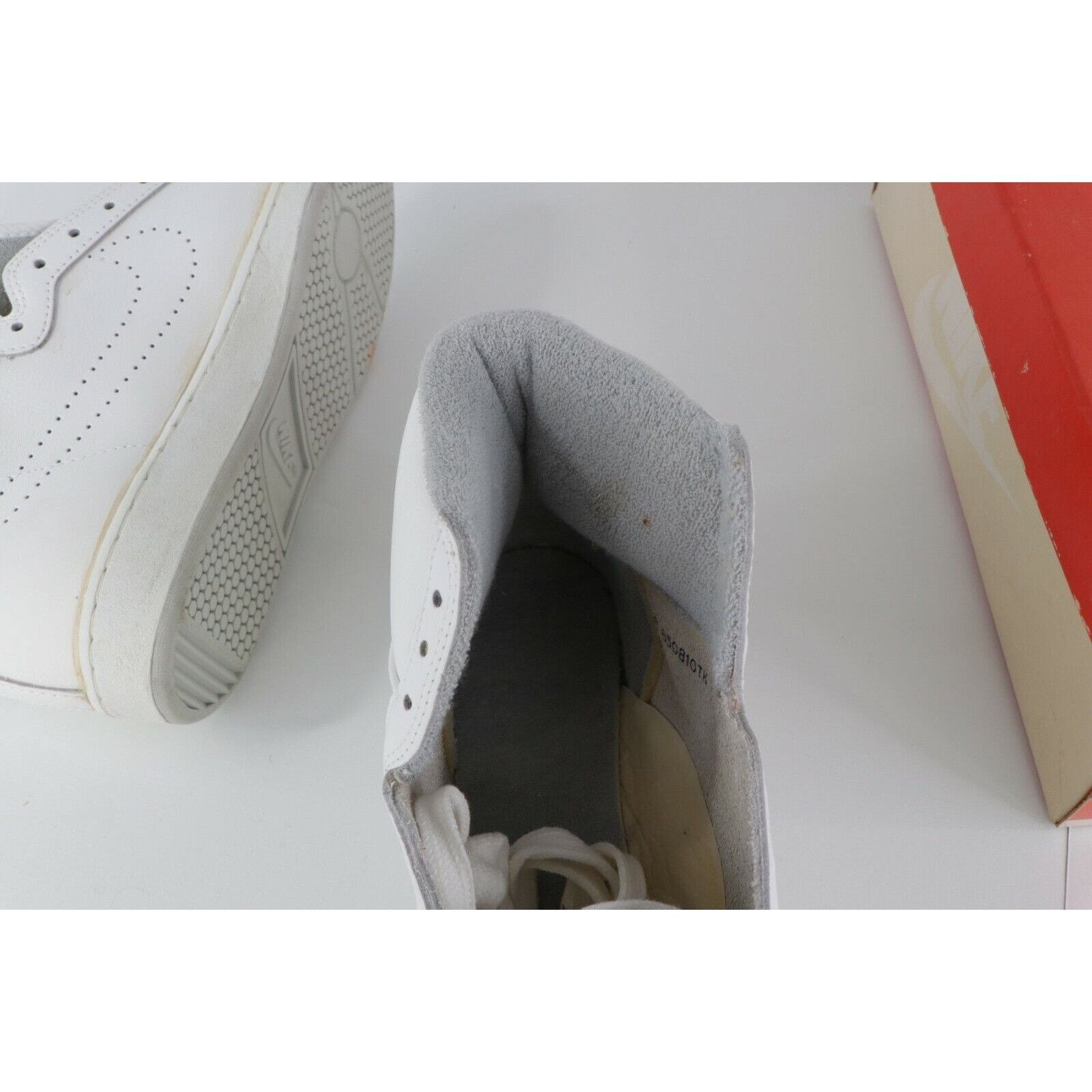 Nike × Vintage NOS Vintage Nike 1985 Racquette Perforated Leather Shoes Size US 10 / EU 43 - 7 Thumbnail