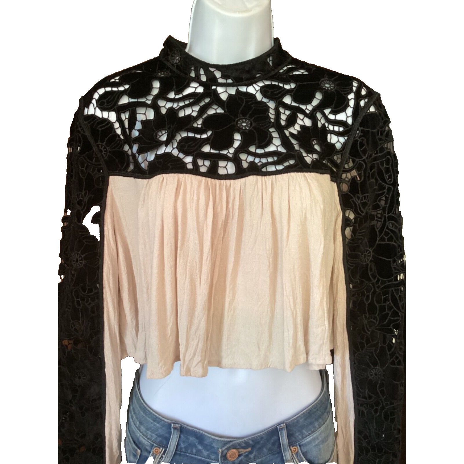 Free People FREE PEOPLE BLACK VELVET FLORAL LACE & LINEN CROP TOP SZ 4 Size S / US 4 / IT 40 - 2 Thumbnail