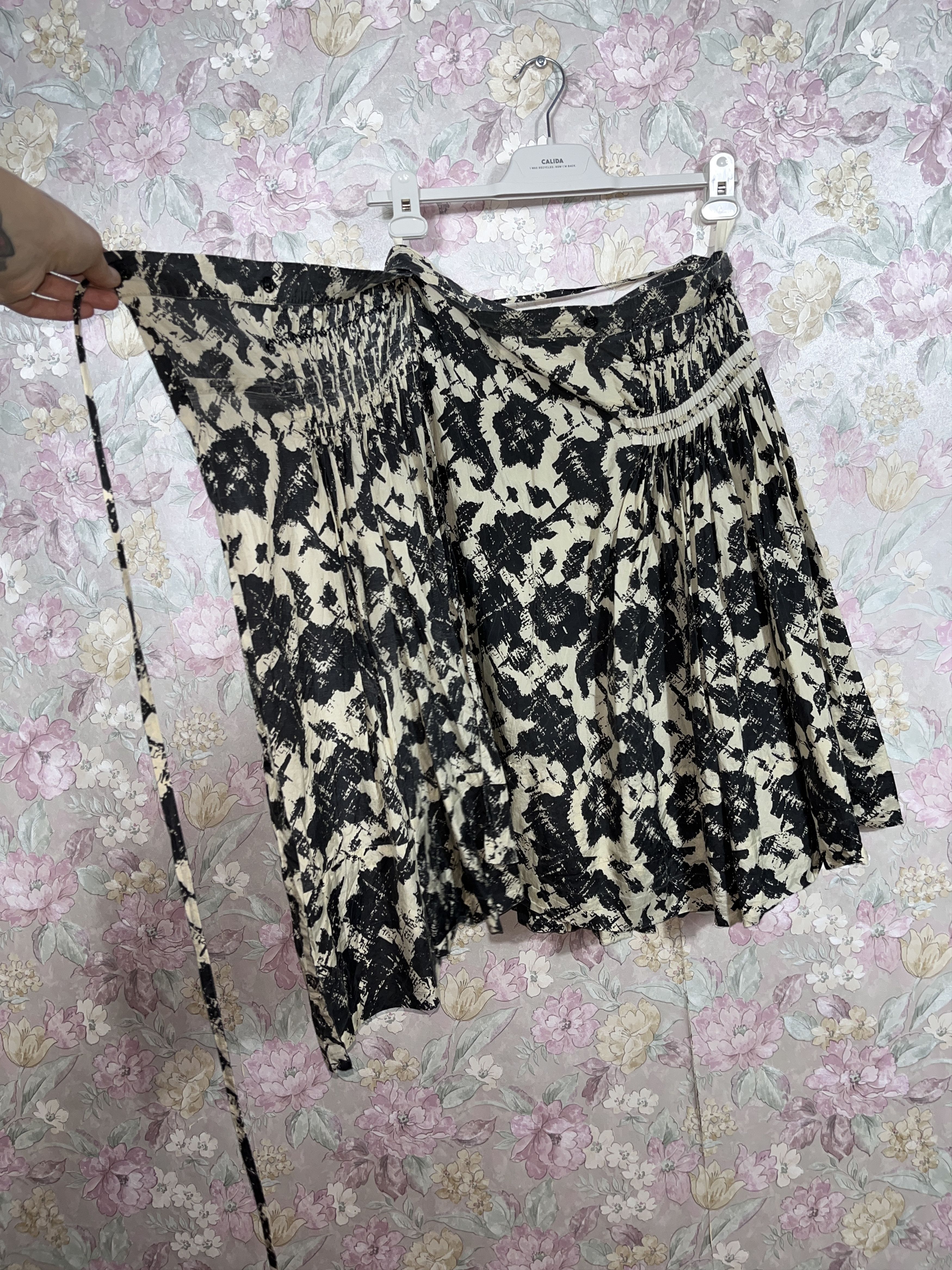 Dries Van Noten Rare Dries Van Noten Silk Skirt Size Medium Japanese Size 28" / US 6 / IT 42 - 8 Thumbnail