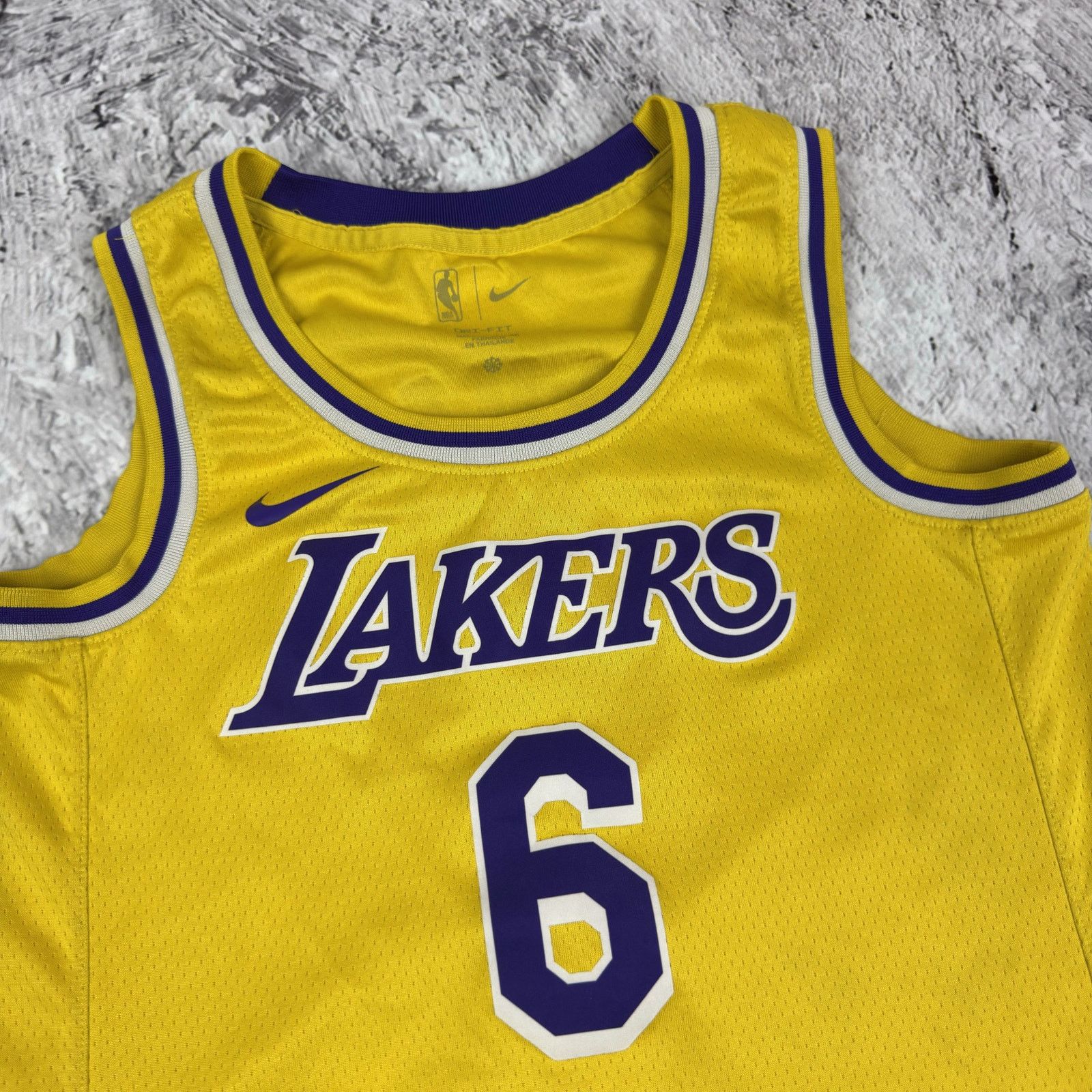 Nike Nike Dri-Fit Men's Los Angeles Lakers Lebron James Jersey XS Size US XS / EU 42 / 0 - 4 Thumbnail