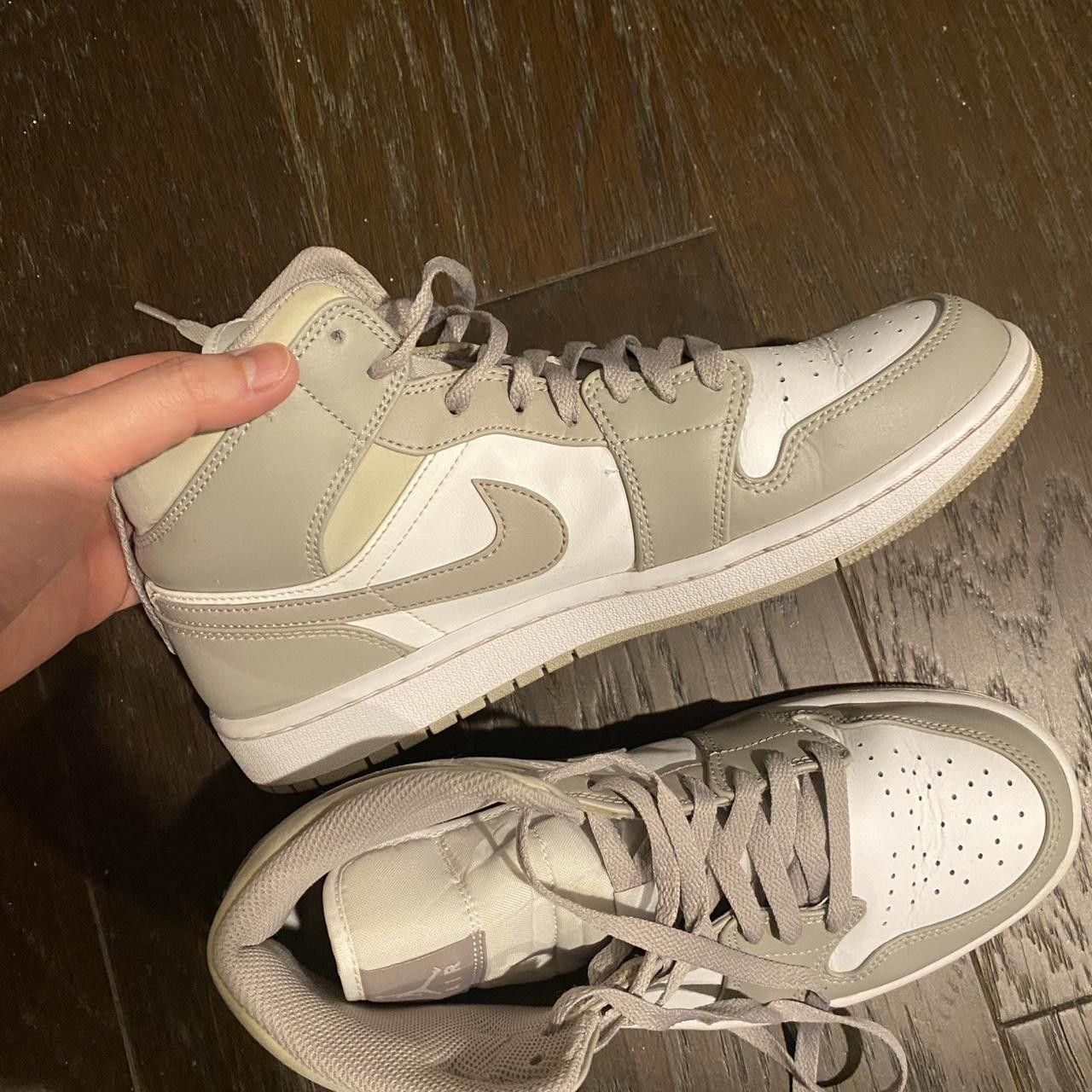 Nike Air Jordan 1 Mid College Grey Size US 9 / EU 42 - 6 Thumbnail