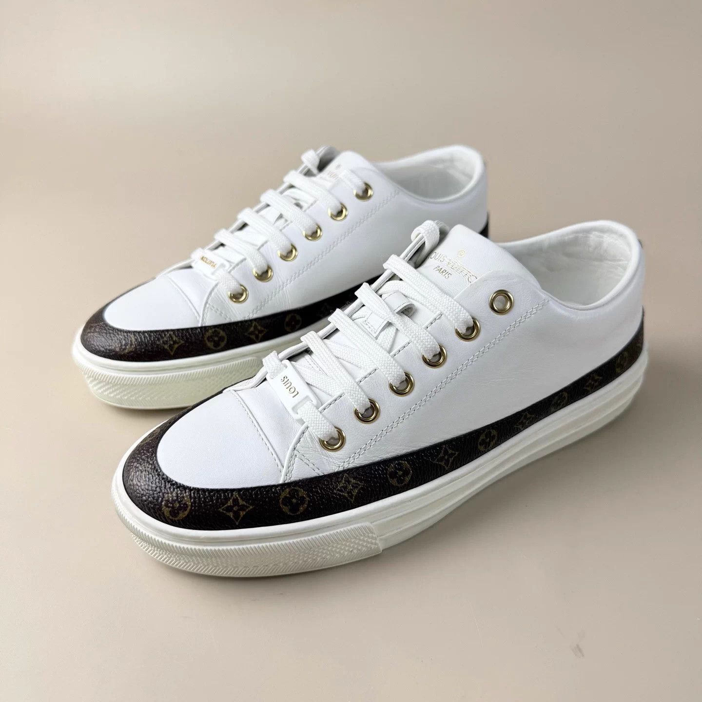 Louis Vuitton LV Monogram white/brown lace-up sneakers 36 99 new Size US 5 / IT 35 - 1 Thumbnail
