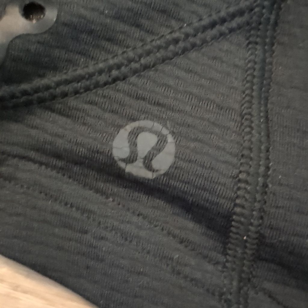 Lululemon Lululemon black short sleeve tee size medium? Size US M / EU 48-50 / 2 - 3 Thumbnail