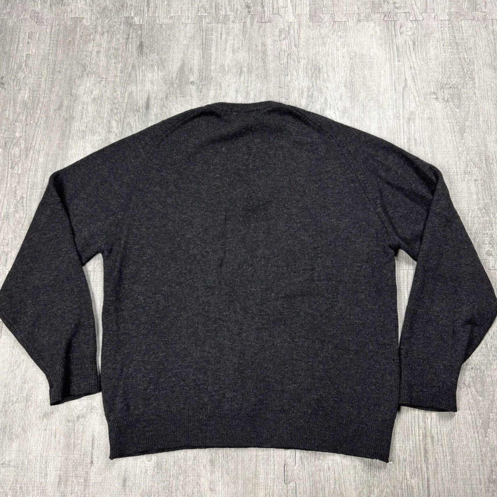 Vintage VINTAGE L.L. BEAN MEN'S 100% LAMBSWOOL V-NECK SWEATER Gray Fall Winter Preppy 80s 90s Size US L / EU 52-54 / 3 - 7 Thumbnail