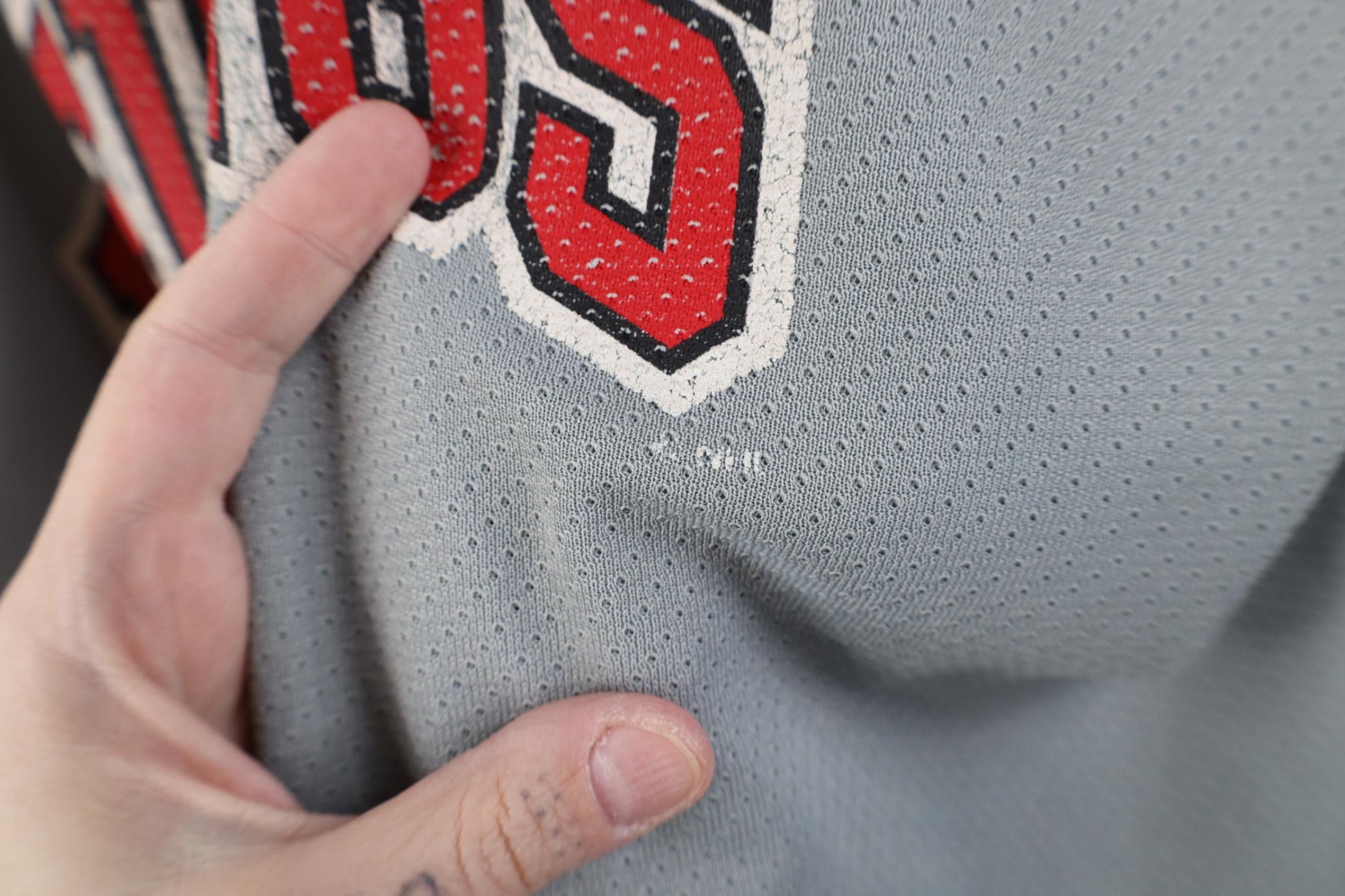 Vintage Vintage 90s CCM Detroit Red Wings Hockey Jersey Gray Mesh Size US L / EU 52-54 / 3 - 6 Thumbnail