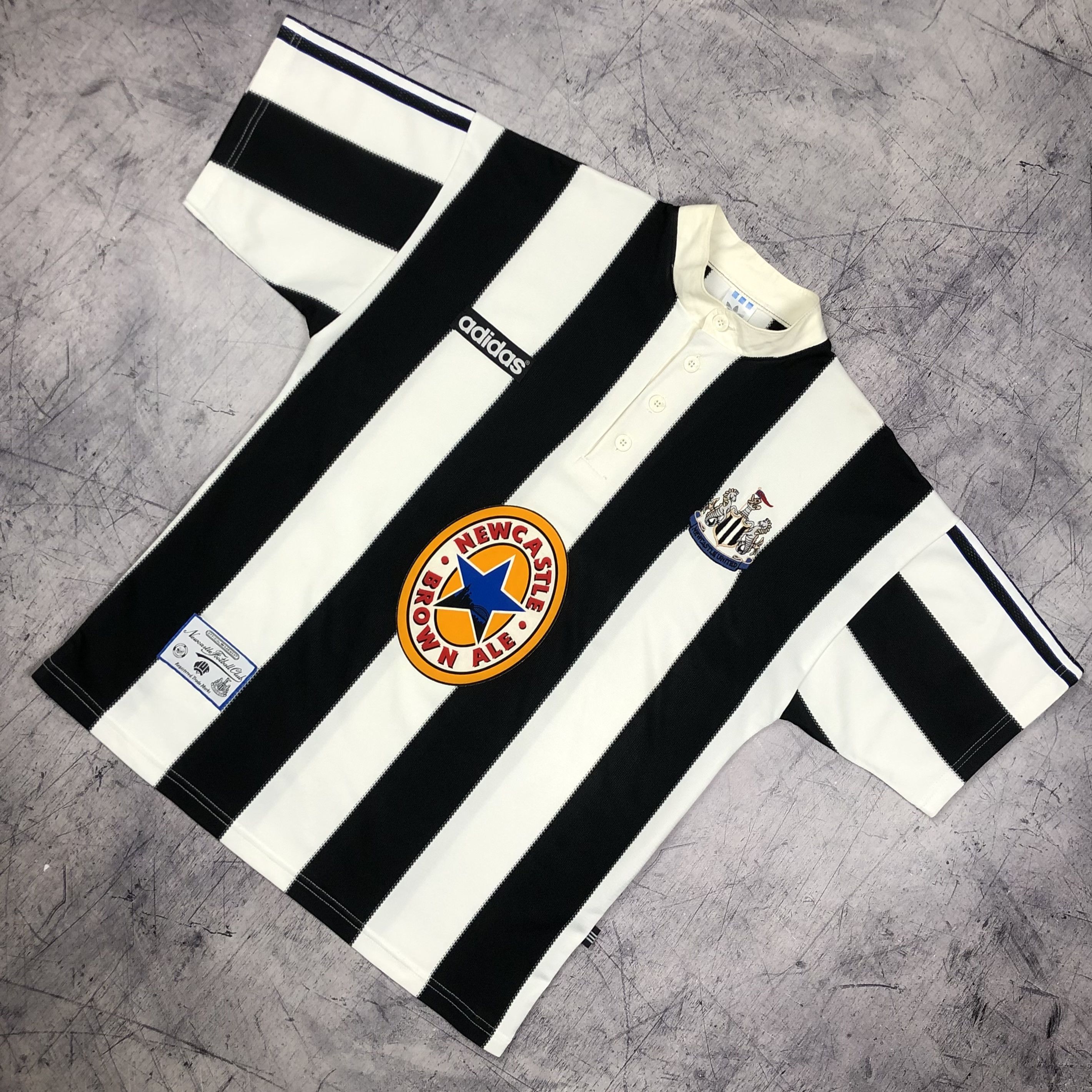 Adidas Rare Vintage 90s Adidas Newcastle Brown Ale Soccer Jersey Size US L / EU 52-54 / 3 - 1 Thumbnail