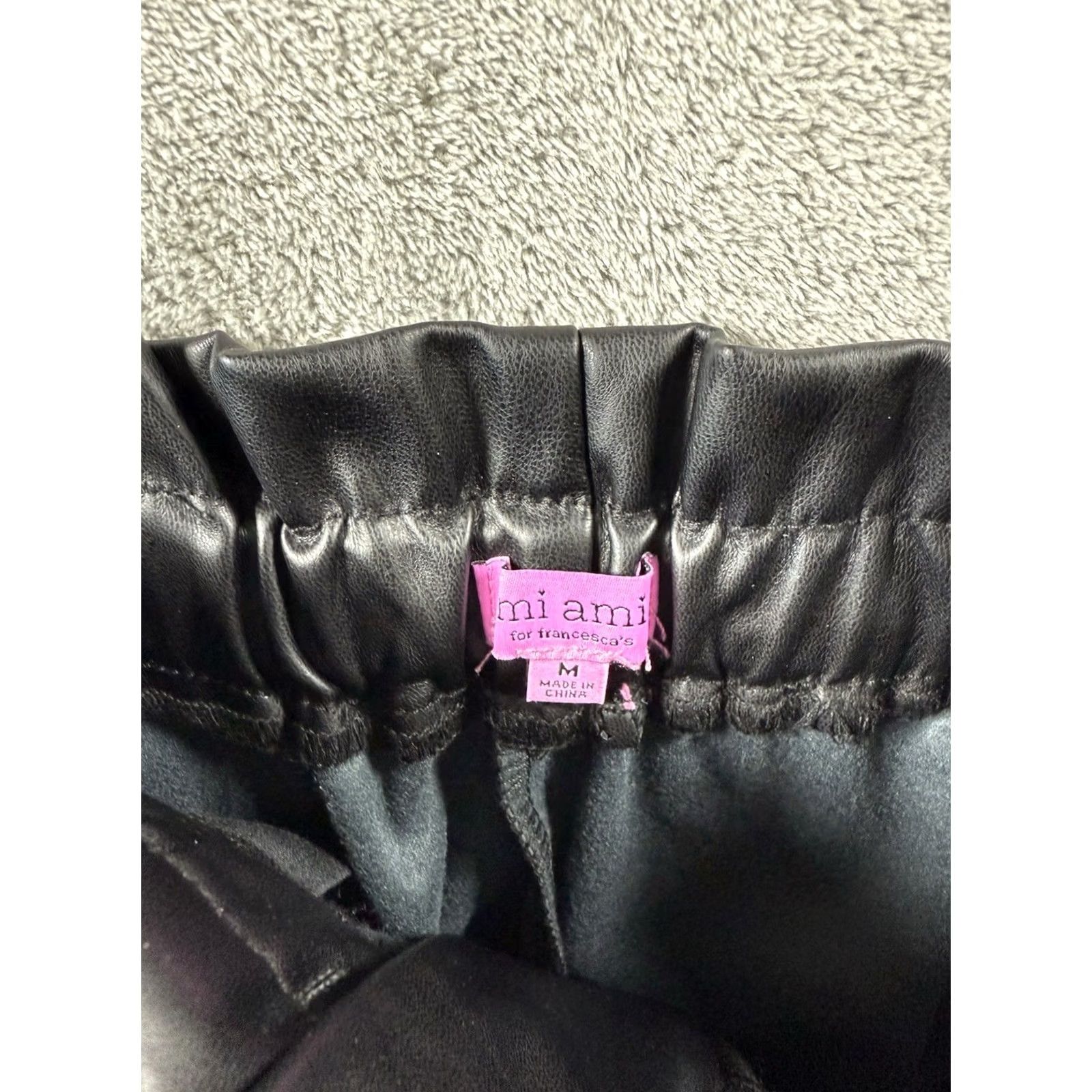 Vintage Francesca's Mi Ami Black Faux Leather Elastic Pant. NWT!! Womens Medium Party Pant Size 28" / US 6 / IT 42 - 4 Thumbnail