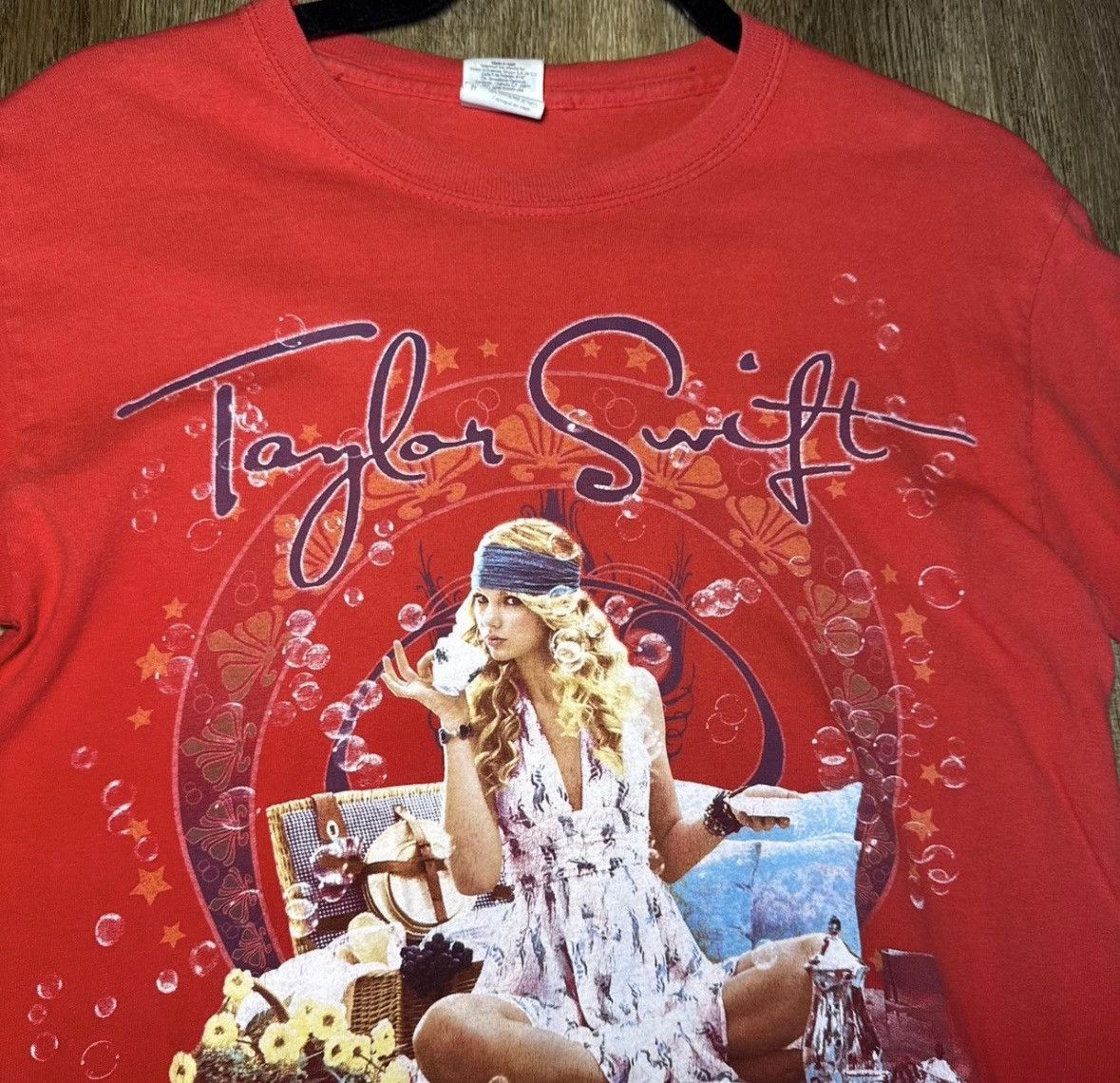 Gildan RARE vintage Taylor swift fearless red t shirt Size S / US 4 / IT 40 - 5 Thumbnail
