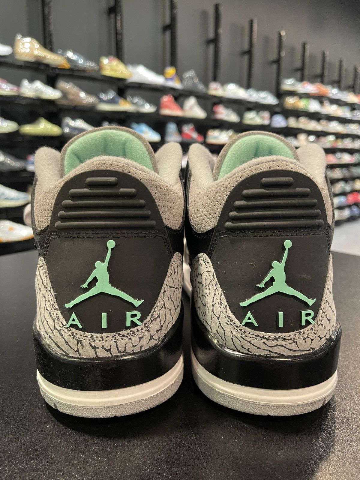 Jordan Brand Size 13 - Jordan 3 Retro Glow Green Size US 13 / EU 46 - 4 Thumbnail