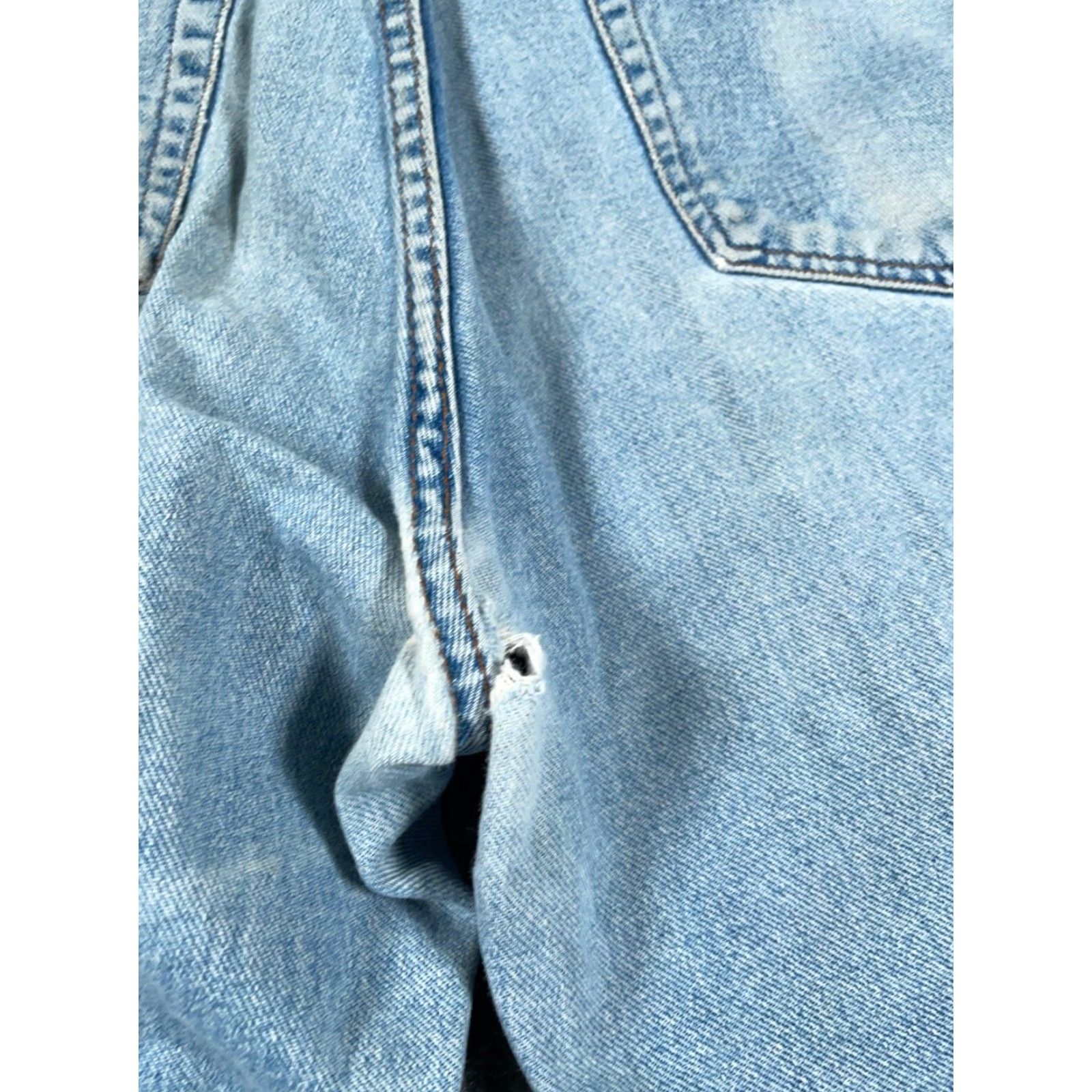 Eddie Bauer VINTAGE Eddie Bauer Jeans Men's 35 x 30 Light Blue Distressed Tapered 90s Retro Size US 38 / EU 54 - 4 Thumbnail
