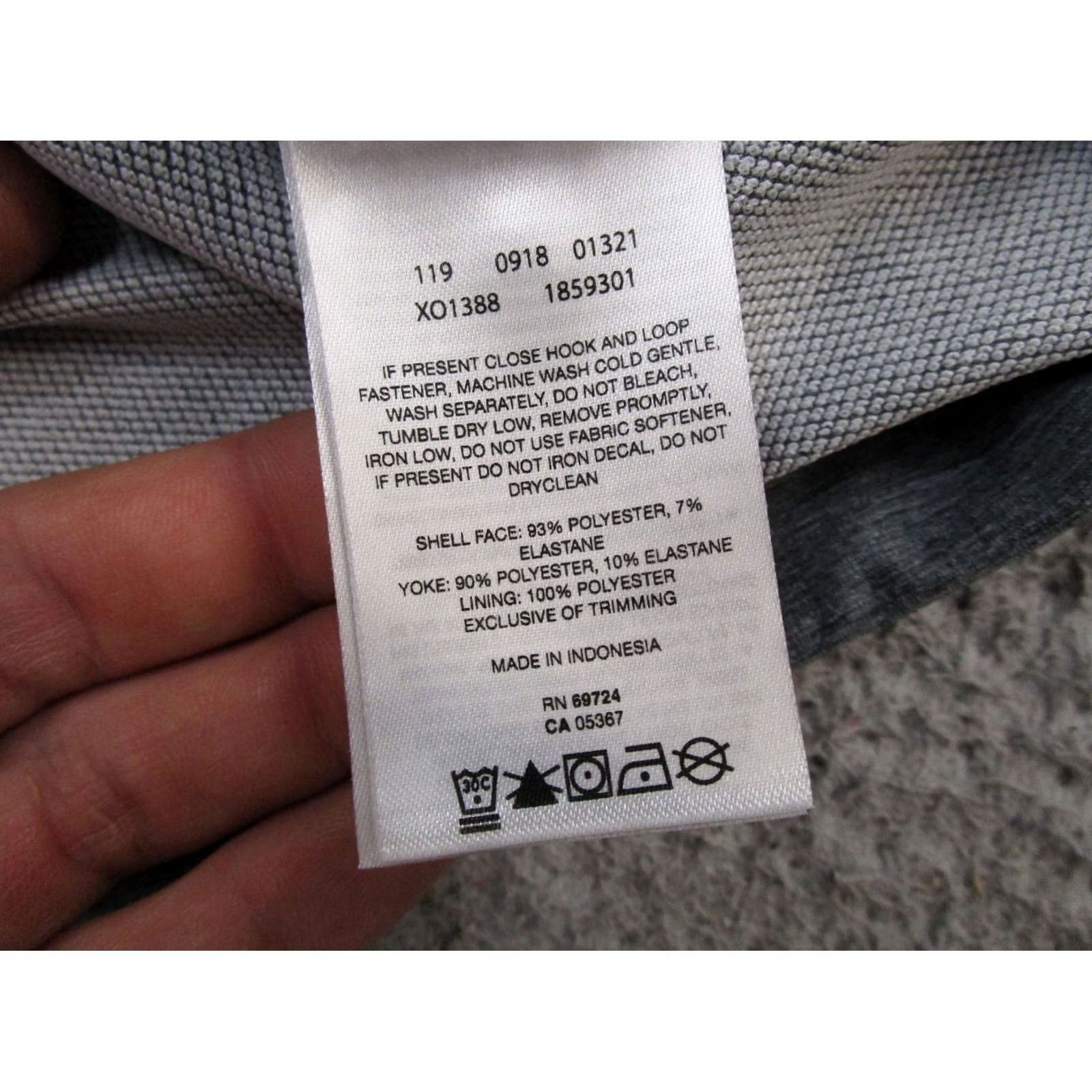 Vintage Columbia Full Zip Hooded Lightweight Windbreaker Jacket Mens Size L Outdoors Size US L / EU 52-54 / 3 - 3 Thumbnail