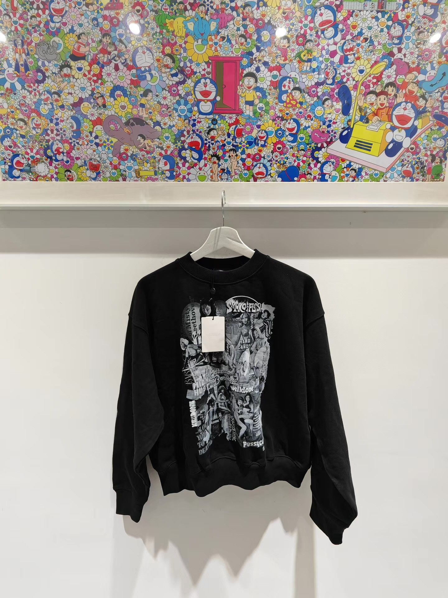 WE11DONE We11done Movie ComicPoster Print Crew Neck Sweatshirt Q15 Size US XS / EU 42 / 0 - 1 Thumbnail