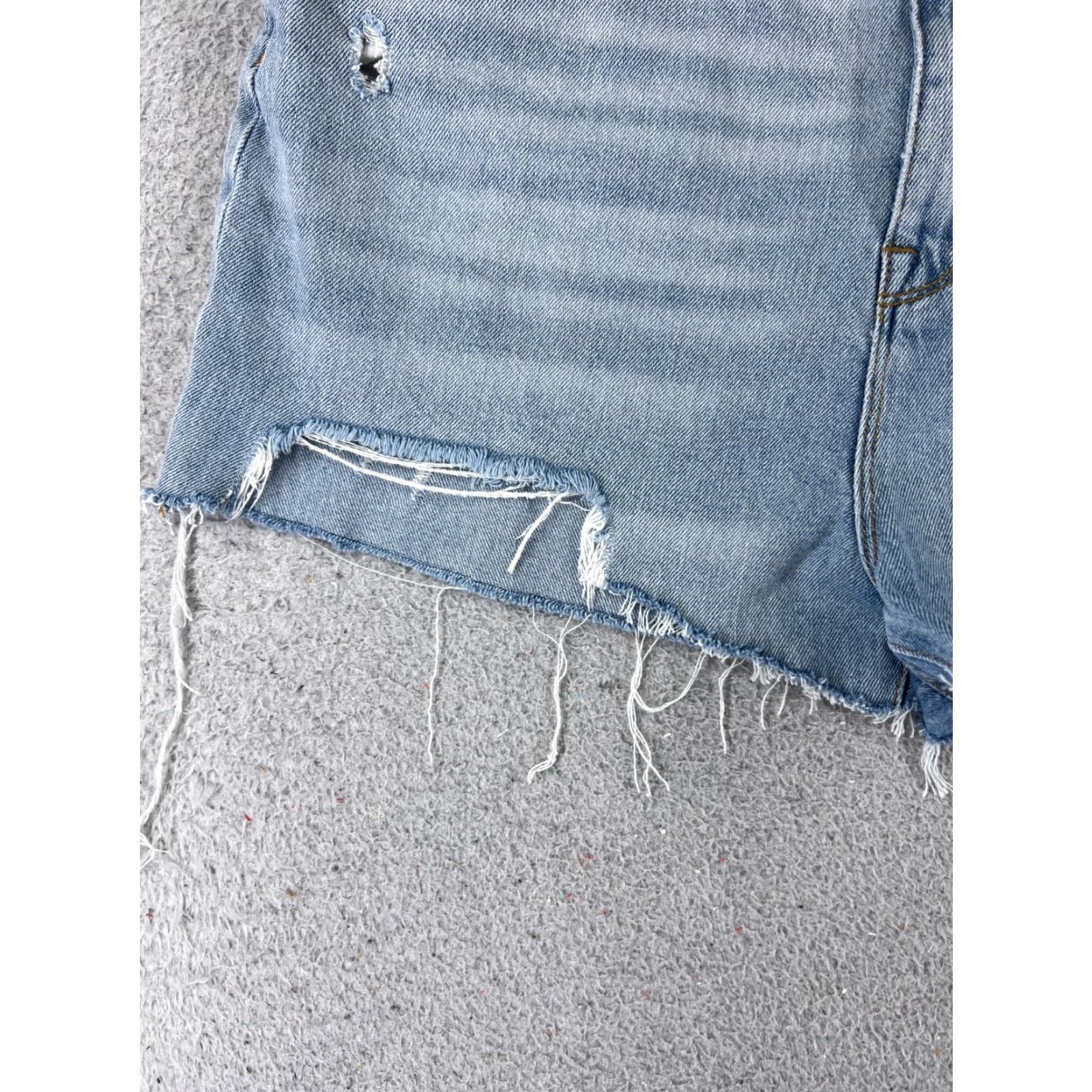 Bdg BDG Shorts Womens Blue Denim 25 Mid Rise Cut-Off 2.0in Inseam 5-Pocket Cotton Blend Medium Wash Java? Size 42" / US 20 - 3 Thumbnail