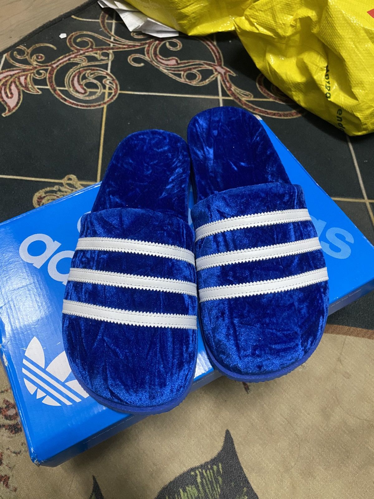Adidas Adidas adimule slide blue velvet Size US 9 / EU 42 - 2 Thumbnail