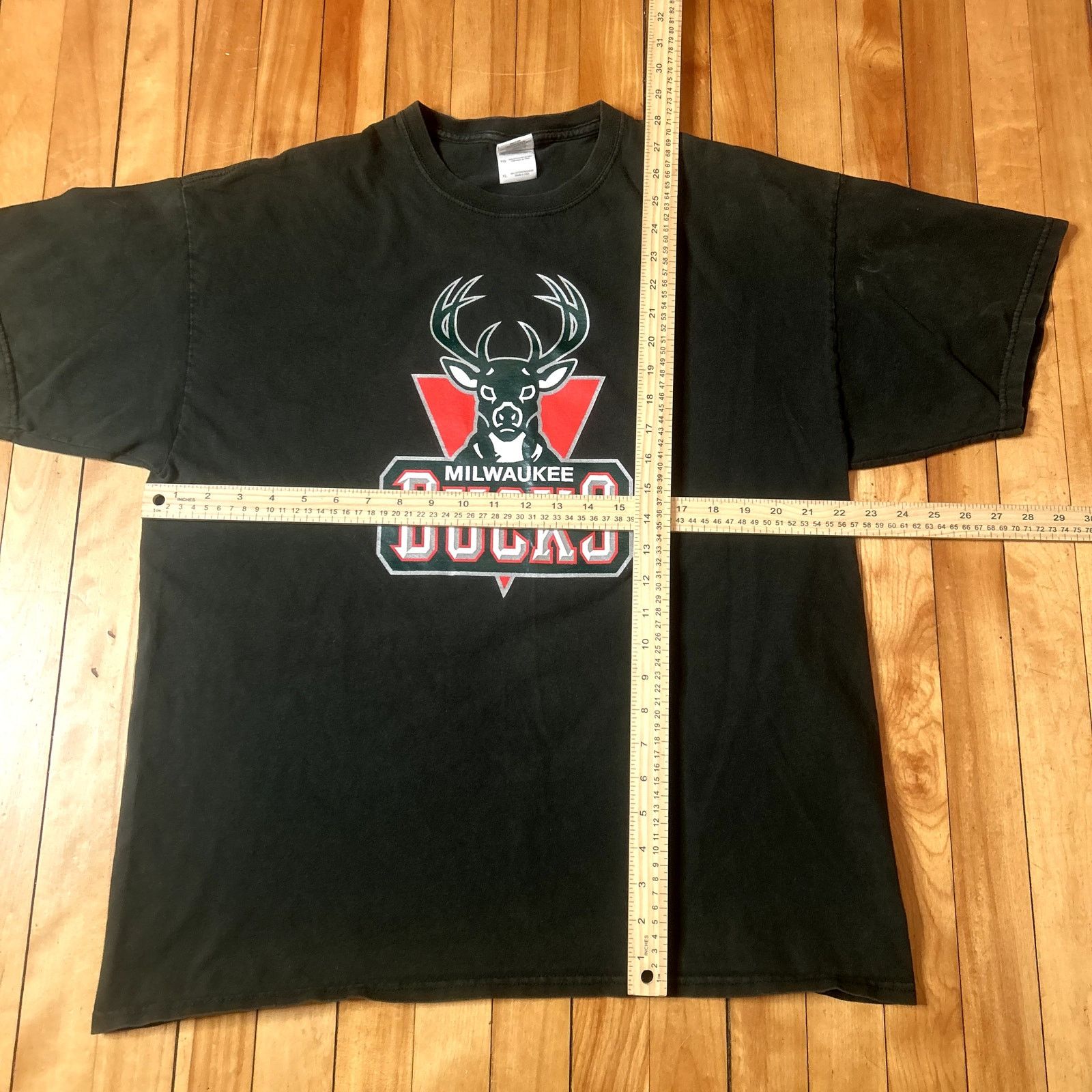 Gildan Y2K Milwaukee Bucks Green T-Shirt XL Size US XL / EU 56 / 4 - 4 Thumbnail