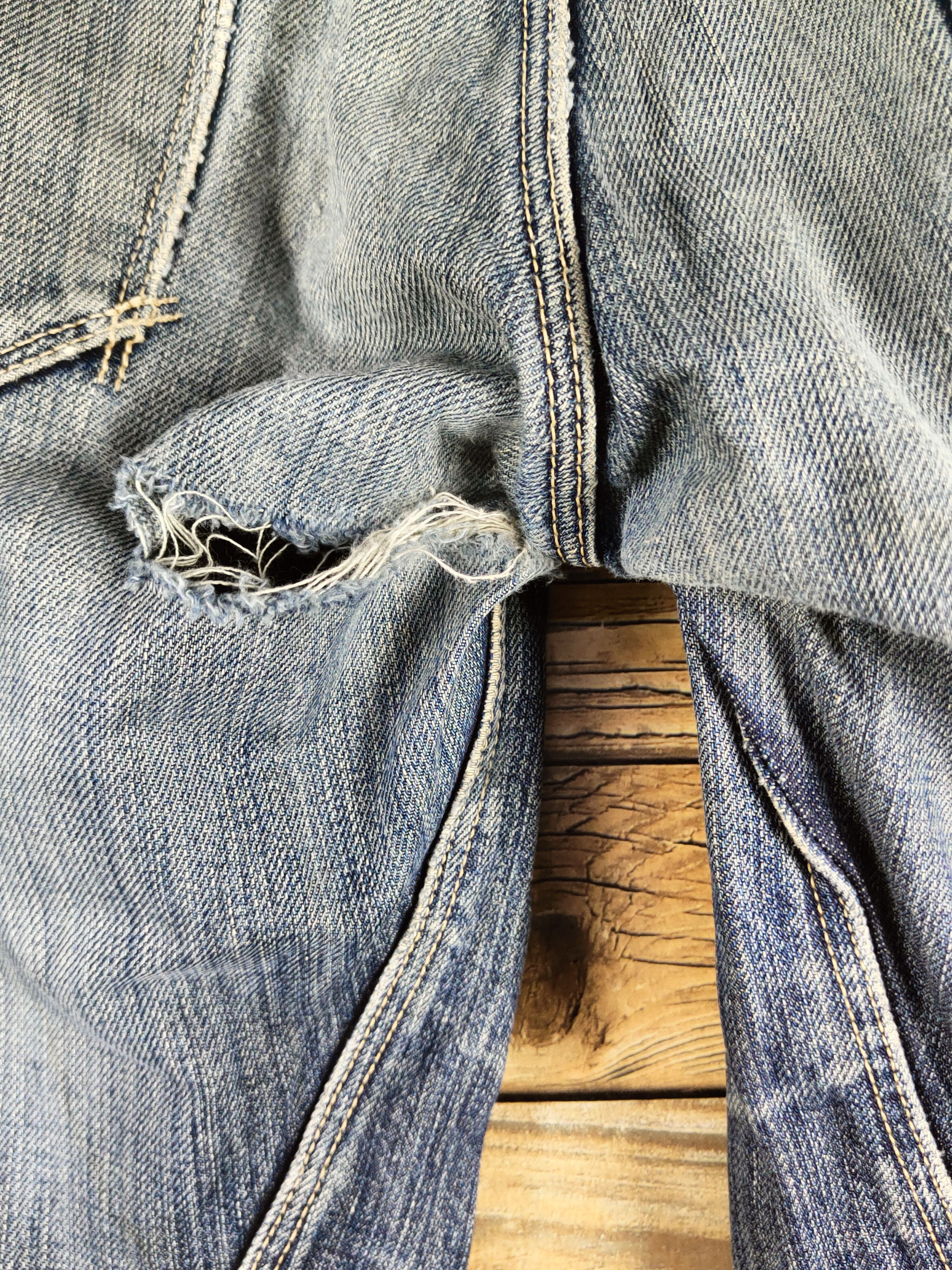 Levi's DL Levi's engineered Blue Distressed Ripped Jeans #46-822 Size US 31 - 8 Thumbnail