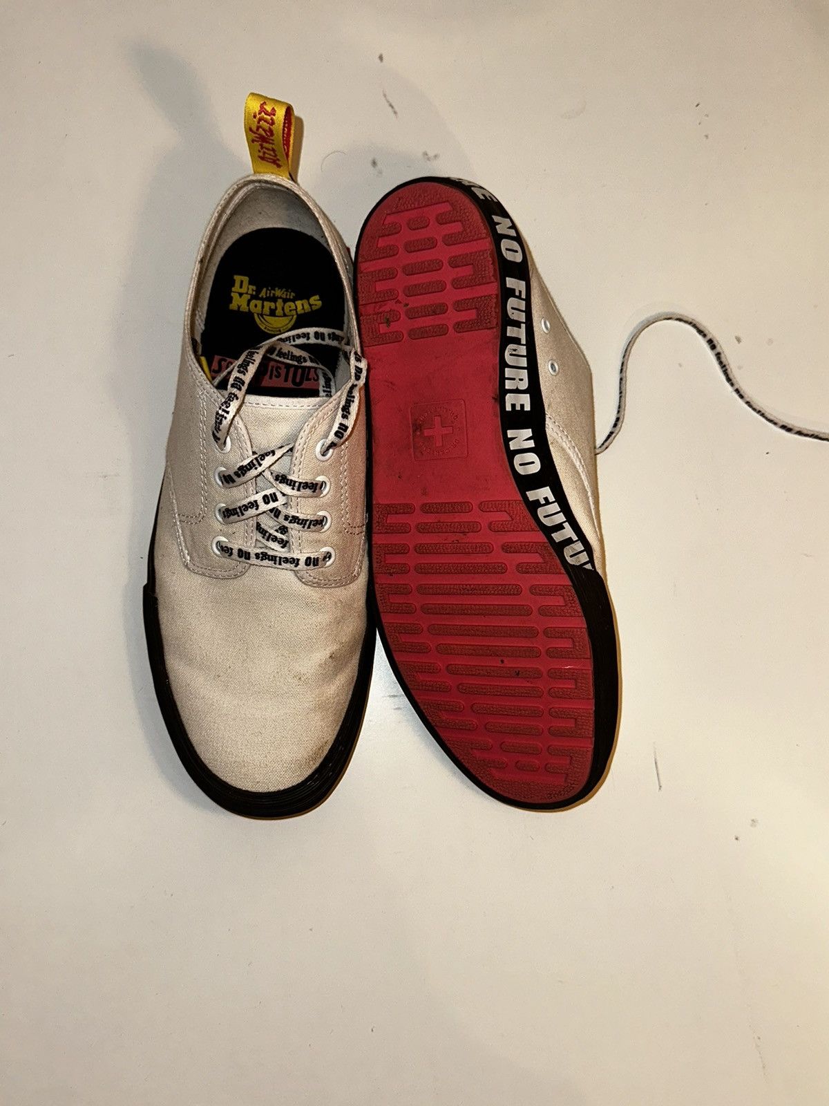 Dr. Martens Dr. Martens x Sex Pistol Low Top Sneaker White Size US 10 / EU 43 - 5 Thumbnail