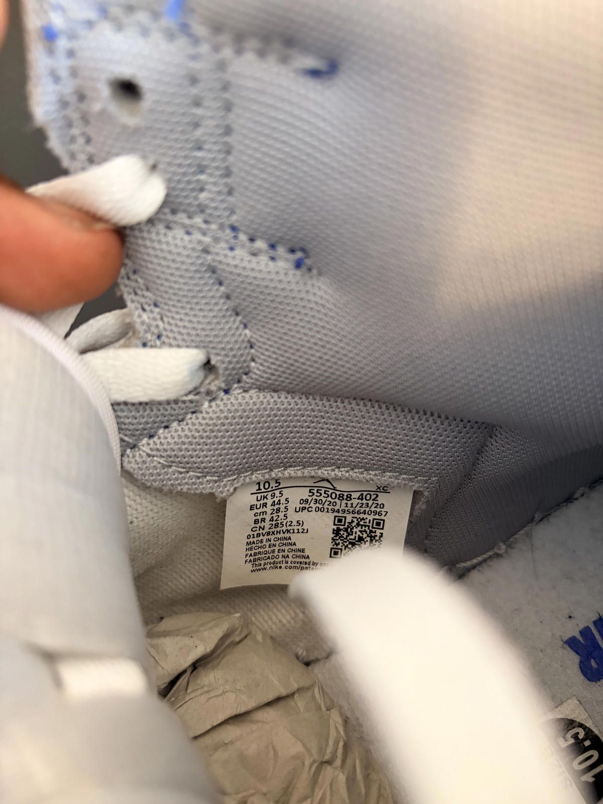 Jordan Brand Air Jordan 1 Retro High Hyper White Smoke Shoe (Size 10.5) Size US 10.5 / EU 43-44 - 7 Thumbnail