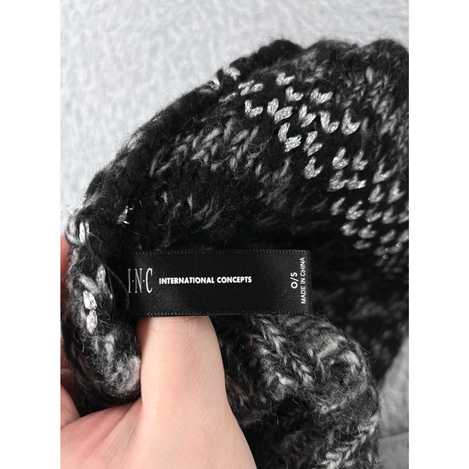 Vintage INC International Concepts Beanie Toque Womens Gray Knit Stripe Poly Blend Pom Size ONE SIZE - 7 Thumbnail