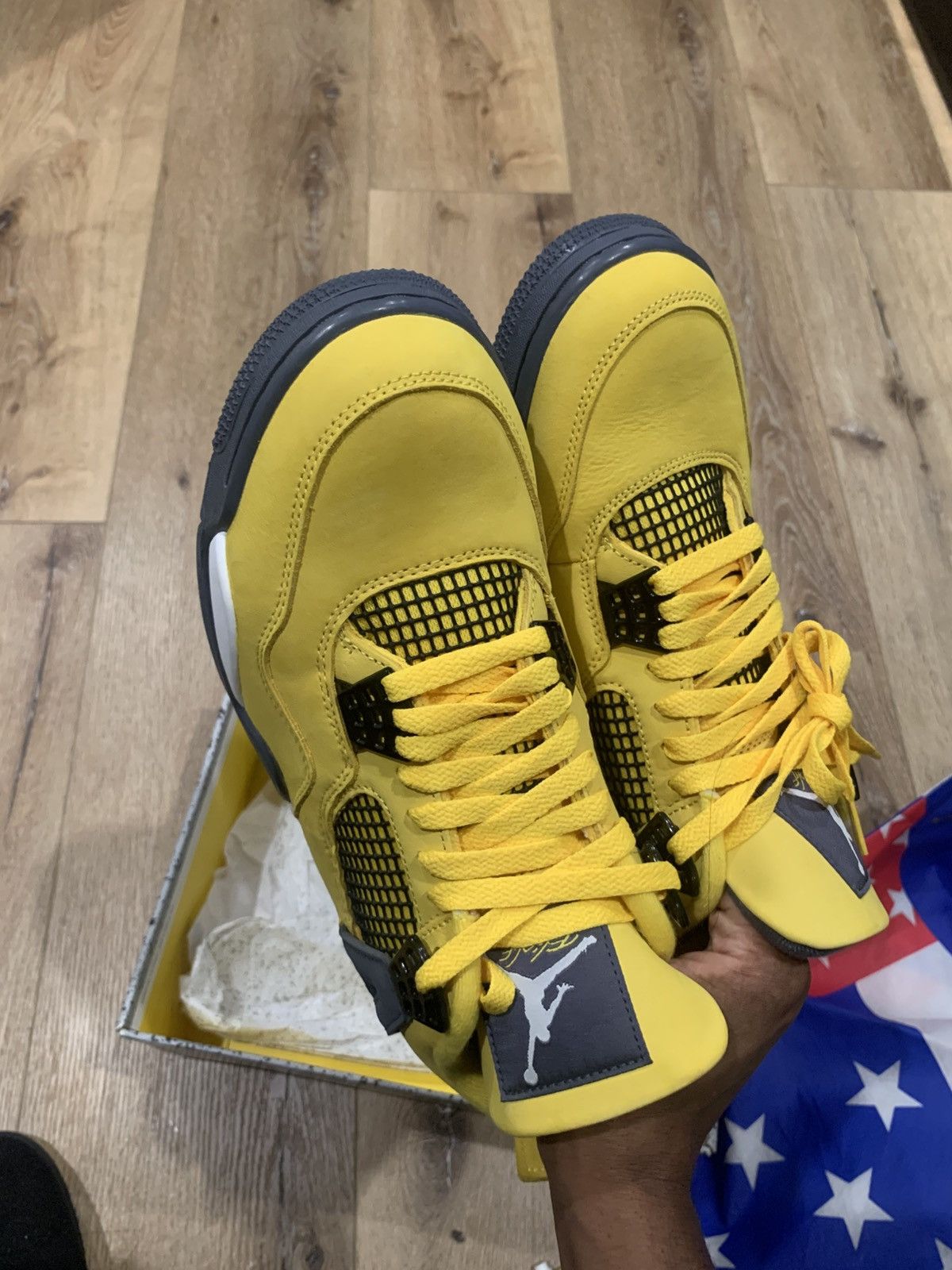 Jordan Brand Retro Jordan 4 Lightning BRAND NEW Size US 9.5 / EU 42-43 - 6 Thumbnail
