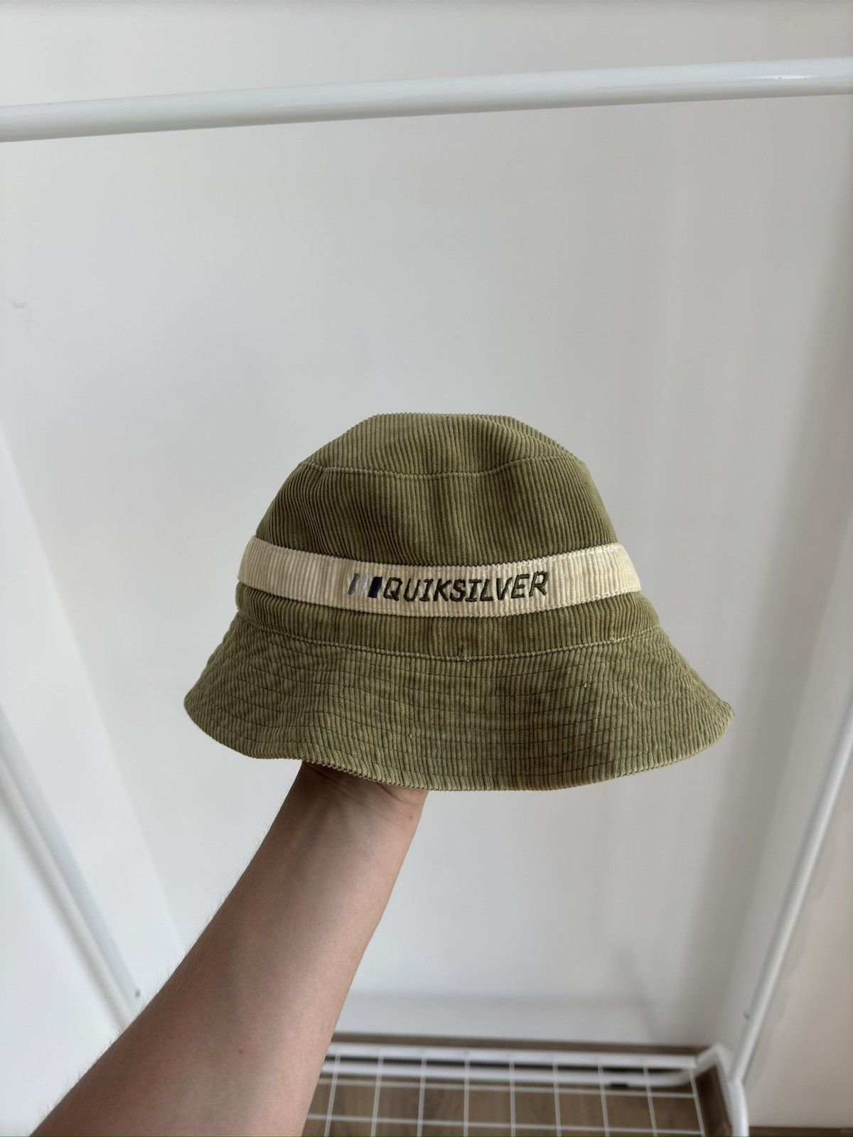 Quiksilver vintage Quicksilver embroidered logo corduroy bucket hat Size ONE SIZE - 2 Thumbnail