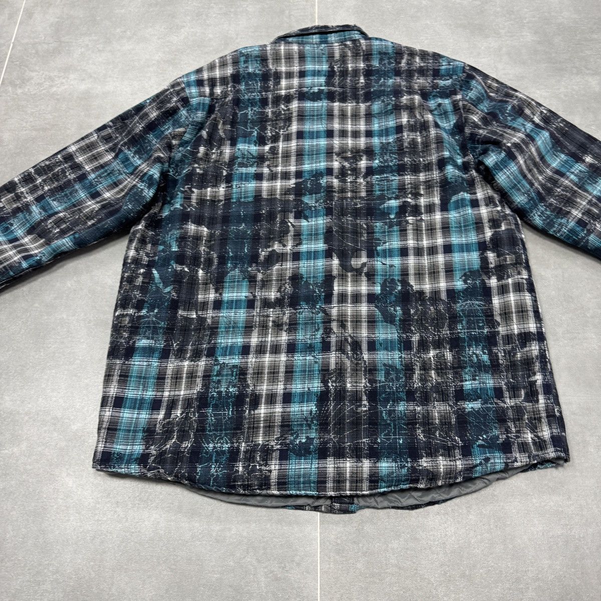 Oakley Oakley Insulated Button Overshirt Jacket Men Size L Size US L / EU 52-54 / 3 - 17 Thumbnail