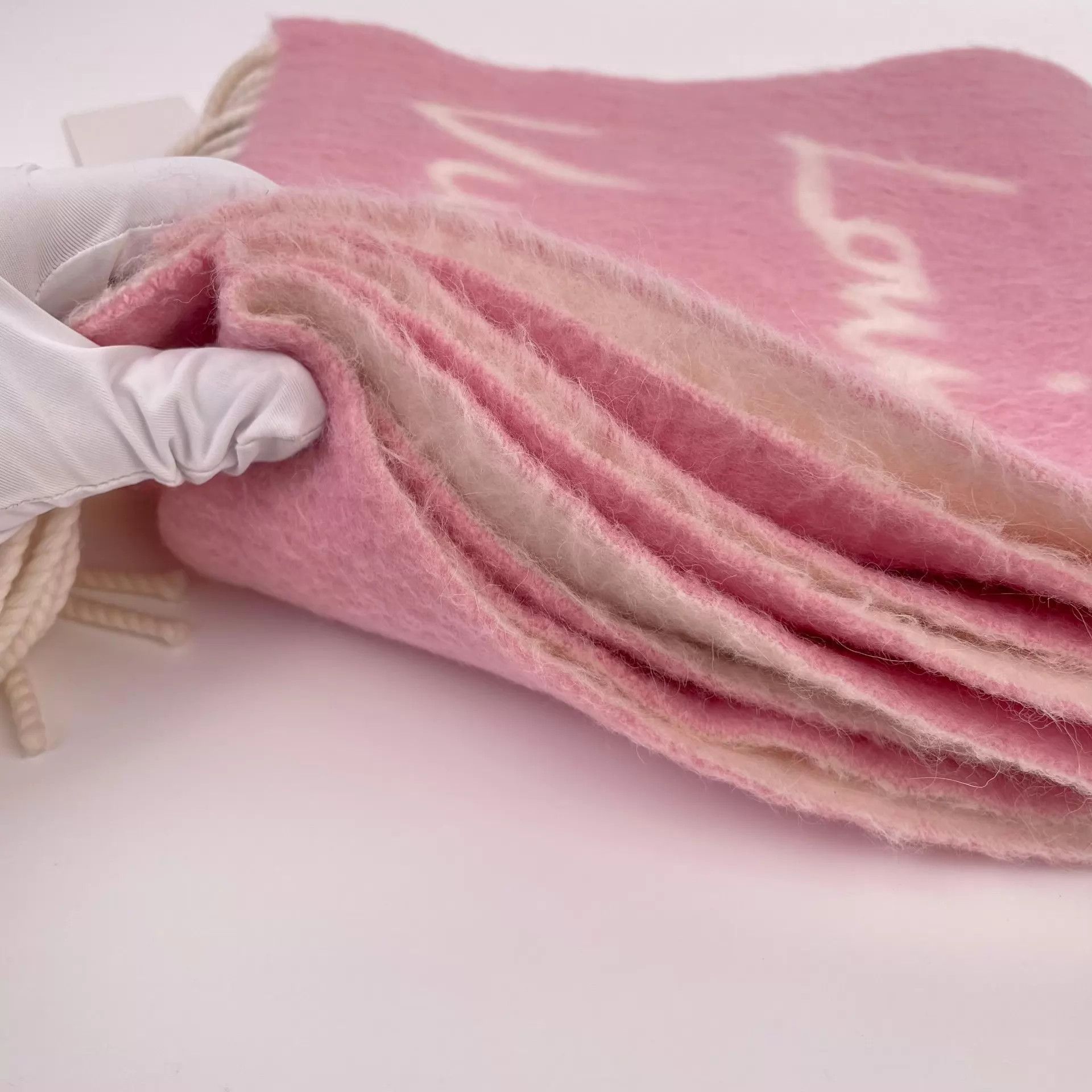 Louis Vuitton LV Cashmere Scarf 200x25 Pink & White Size ONE SIZE - 9 Thumbnail