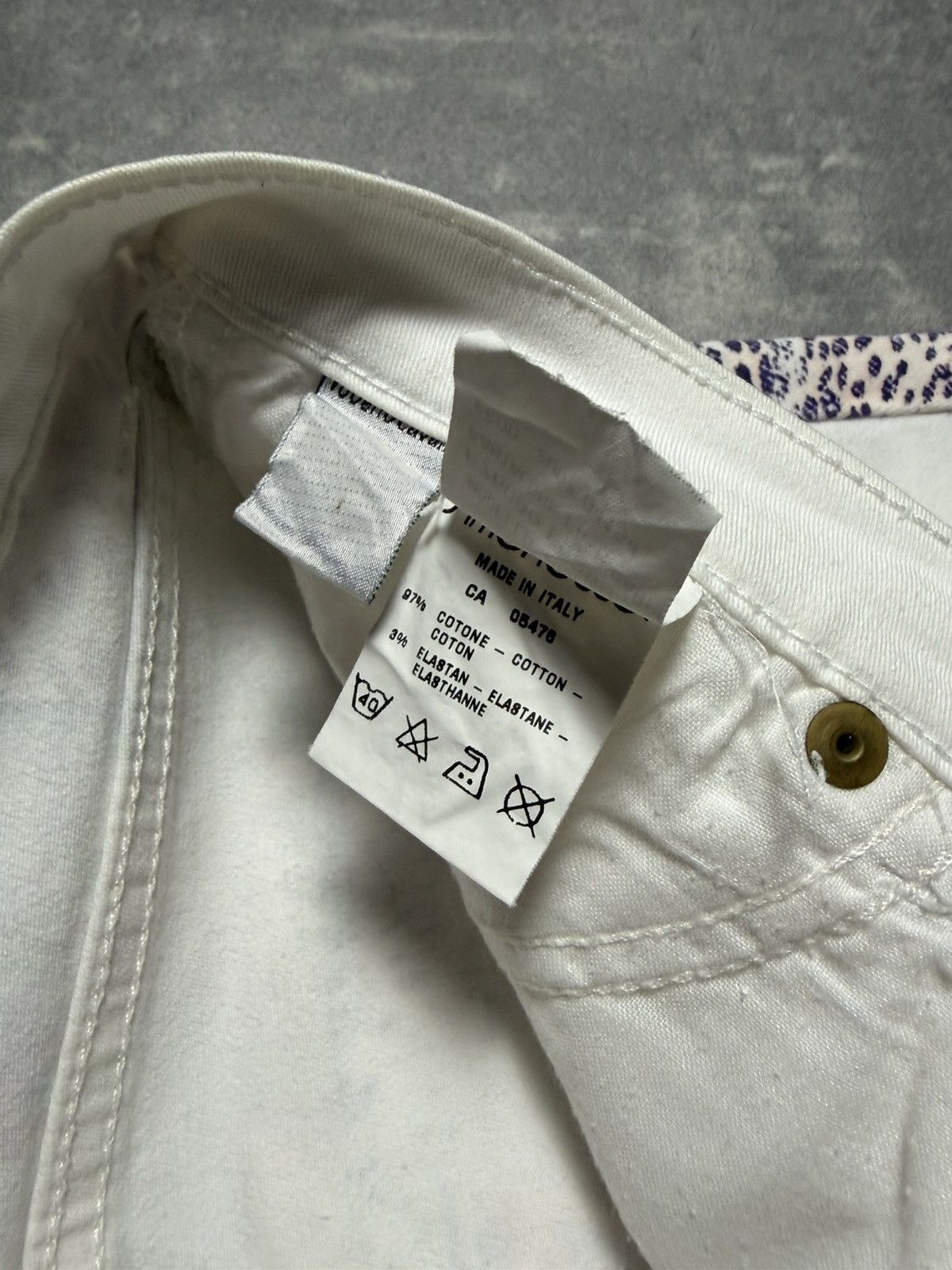 Roberto Cavalli 00s Roberto Cavalli Angels Printed Flared Denim Jeans 28 27 Size 28" / US 6 / IT 42 - 15 Thumbnail