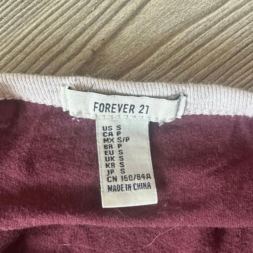 Forever 21 forever 21 burgundy graphic shirt Size S / US 4 / IT 40 - 3 Thumbnail