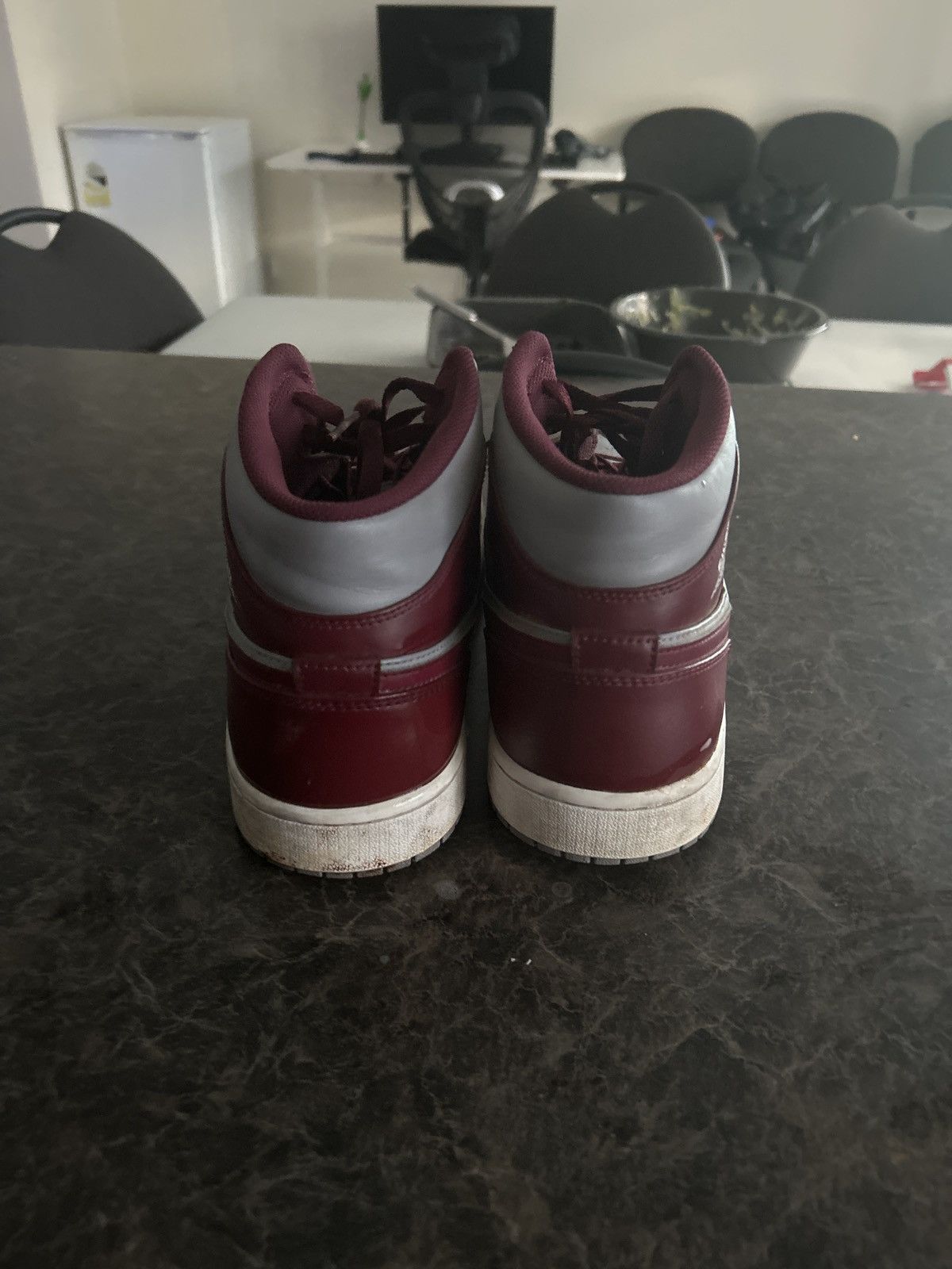 Jordan Brand × Nike Nike Air Jordan 1 Burgundy and Grey Size US 13 / EU 46 - 4 Thumbnail