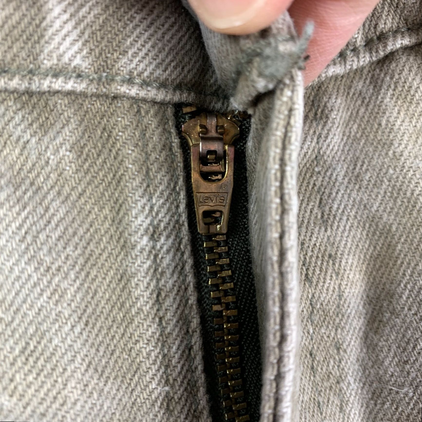 Levi's VINTAGE Levi's 550 Relaxed Fit Jeans 33x32 Khaki USA Mens Denim 5-Pocket Red Tab Faded Retro Classic 90s Style Size US 33 - 4 Thumbnail