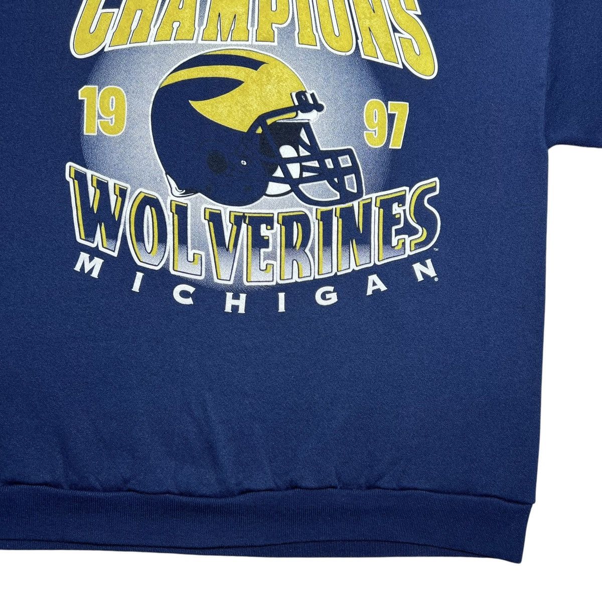 NCAA 1997 NCAA Michigan Wolverines National Champions Sweatshirt Size US XXL / EU 58 / 5 - 8 Thumbnail