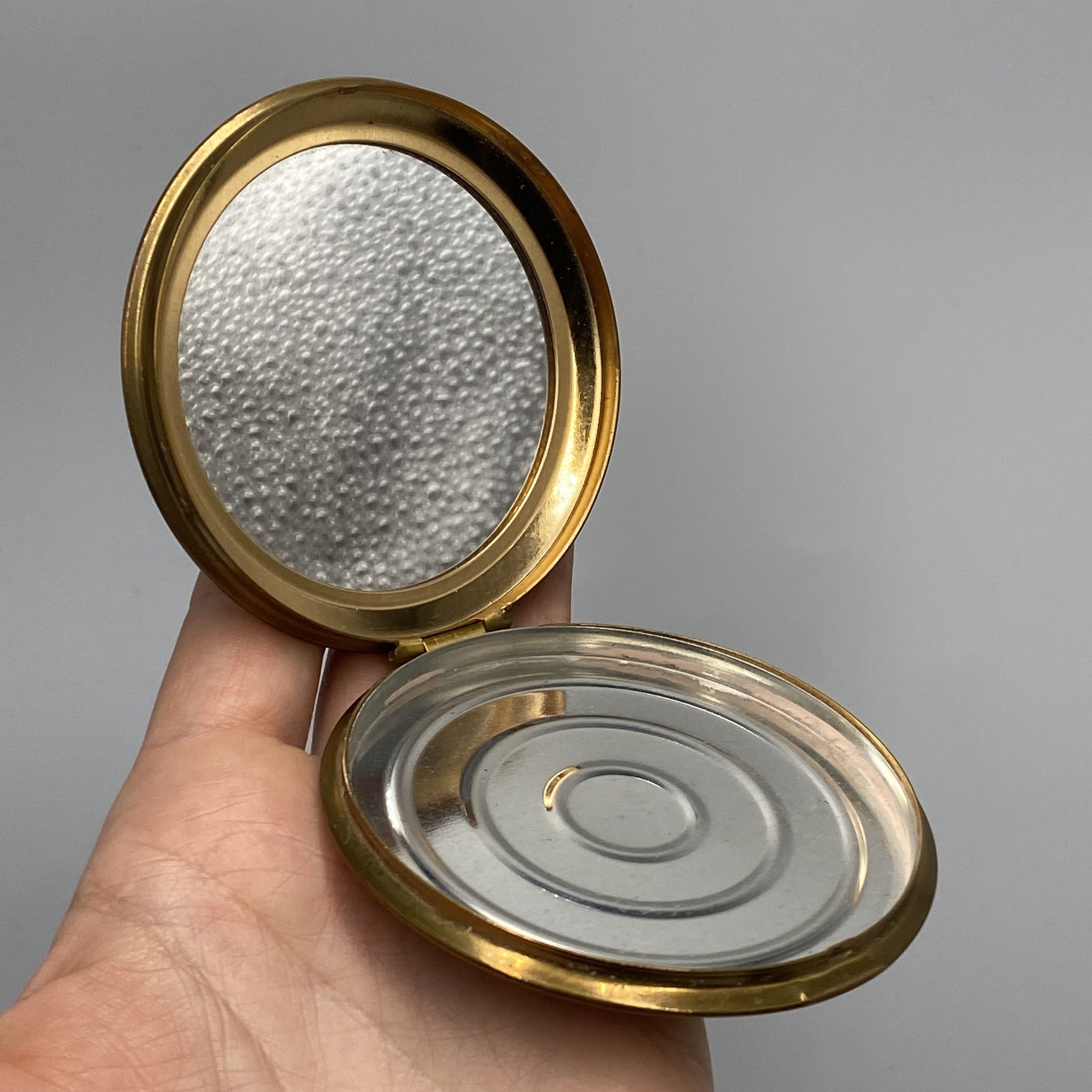 Vintage Vintage RAF Powder Compact Brass Enamel British Air Force Size ONE SIZE - 5 Thumbnail