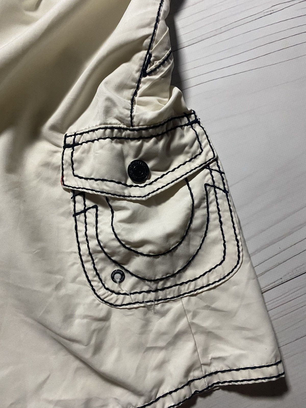 True Religion × Vintage Vintage True Religion cargo Big logo y2k shorts USA Size US 30 / EU 46 - 8 Thumbnail