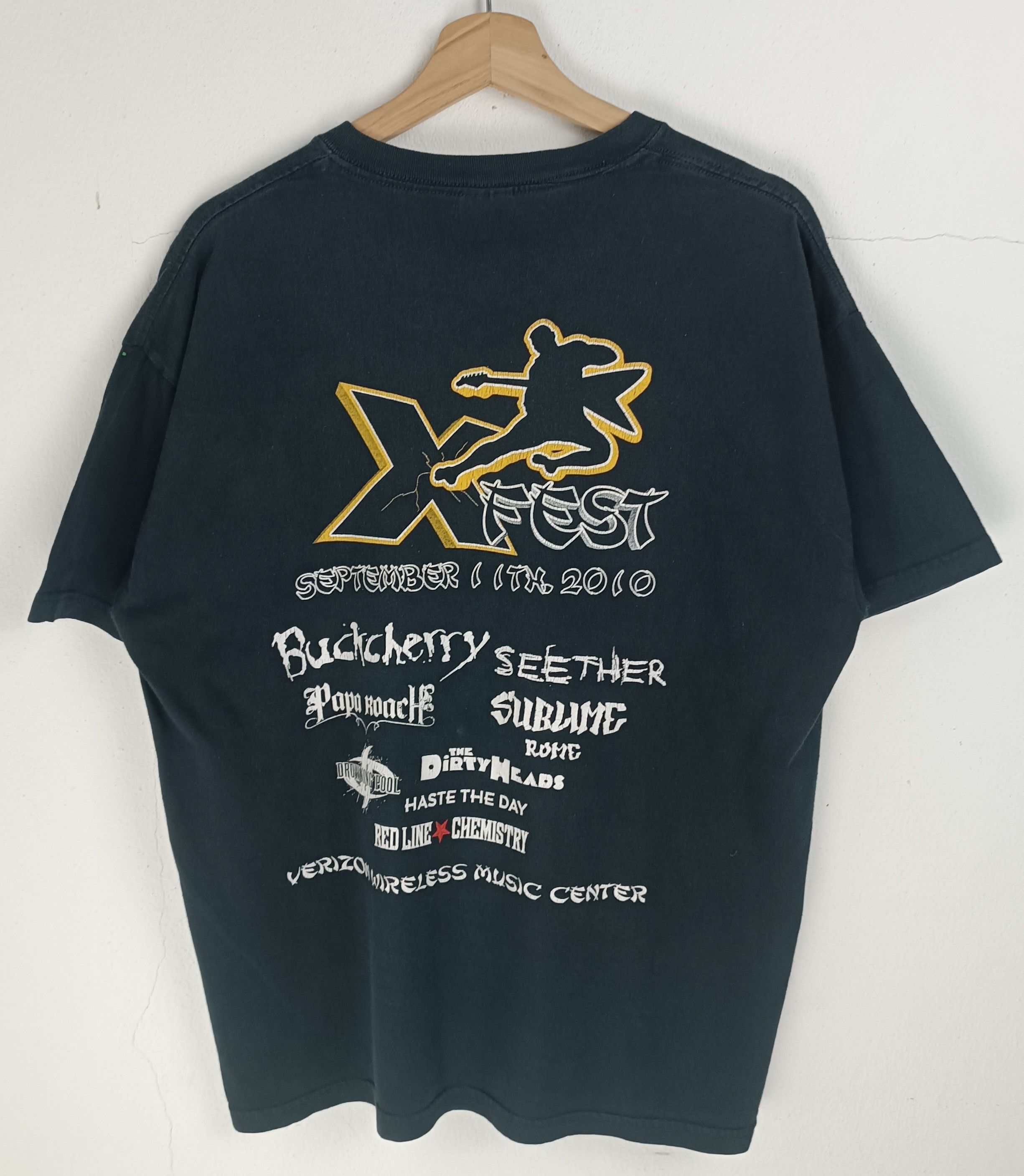 Band Tees VINTAGE 2010 X-FEST PAPA ROACH SEETHER SUBLIME NUMETAL TEE Size US L / EU 52-54 / 3 - 4 Thumbnail