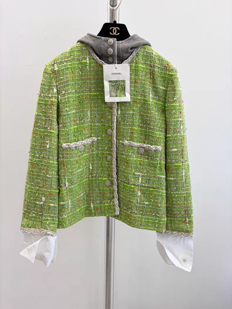 Chanel Chanel Early Spring Vacation Series Green Hooded Tweed Jac Size XS / US 0-2 / IT 36-38 - 1 Thumbnail