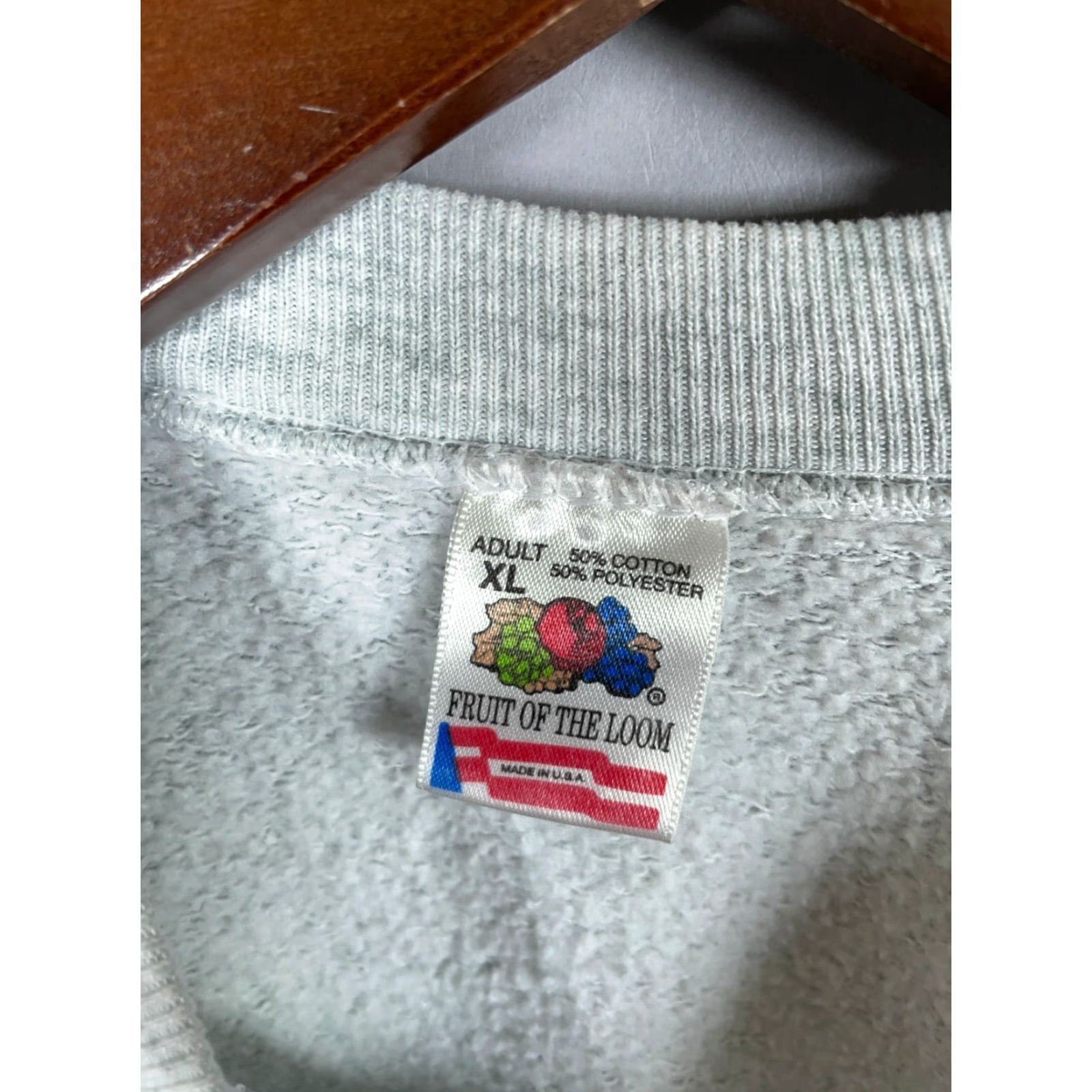Fruit Of The Loom VINTAGE Galbraith Crest Sweatshirt Adult XL Heather Gray Raglan Sleeves Crew Neck Pullover Cotton Blend 50/50 Graphic Print Men Size US XL / EU 56 / 4 - 3 Thumbnail