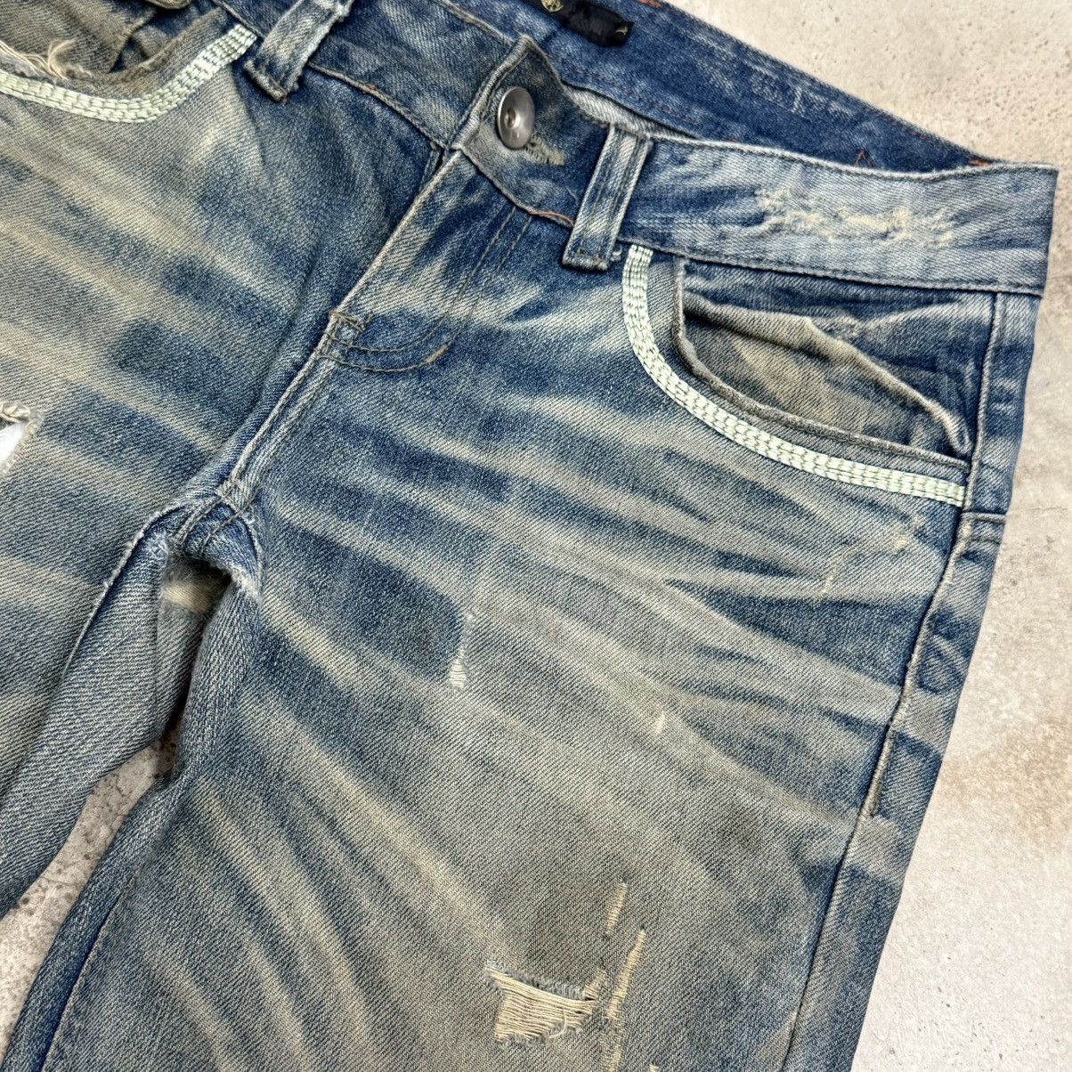Japanese Brand Japanese Muddy Distressed Whisker Low Rise Denim Pants Size US 29 - 9 Thumbnail