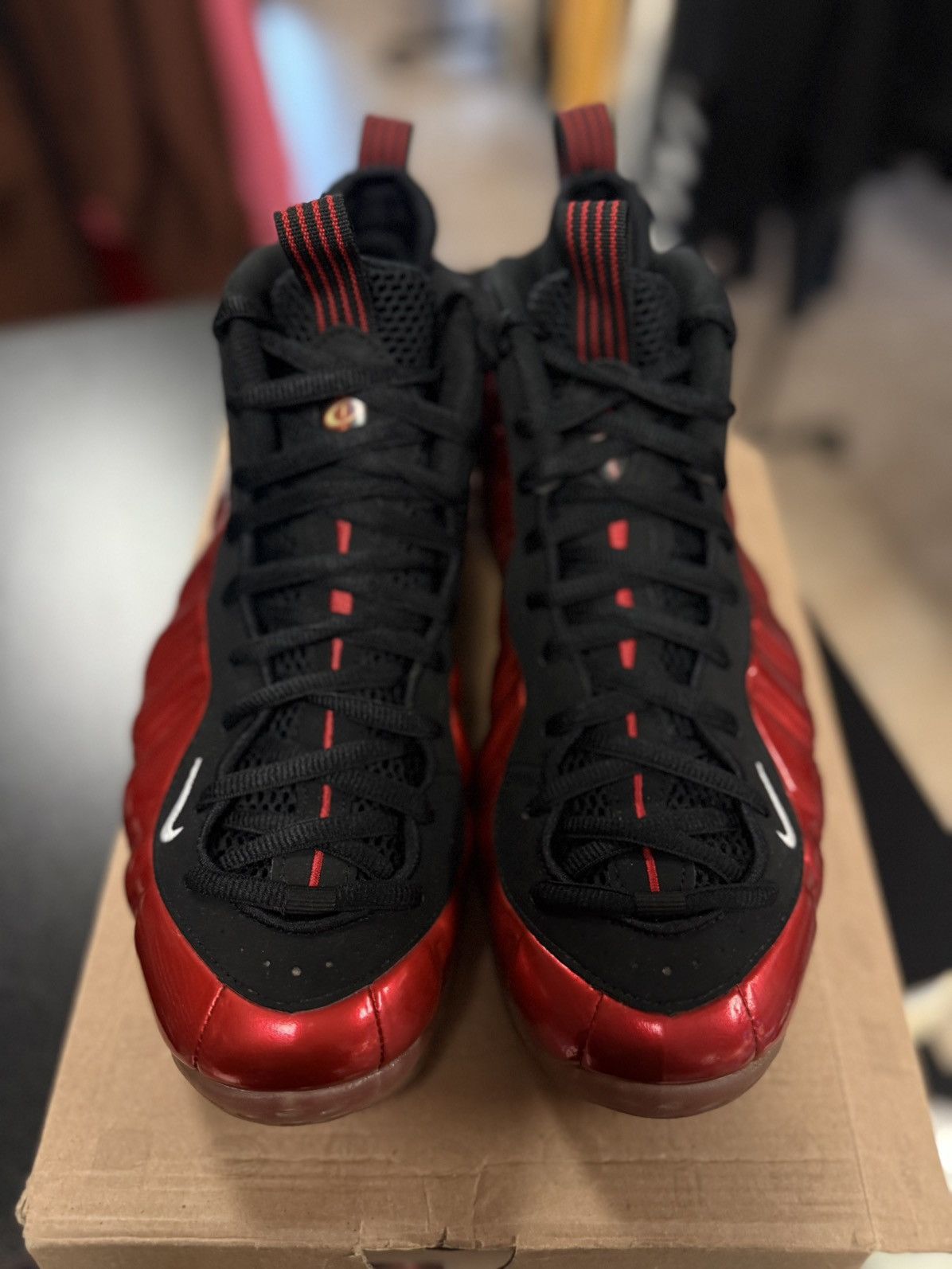 Nike Nike Foamposite Metallic Red Size 11 (2017) (314996-610) Size US 11 / EU 44 - 5 Thumbnail