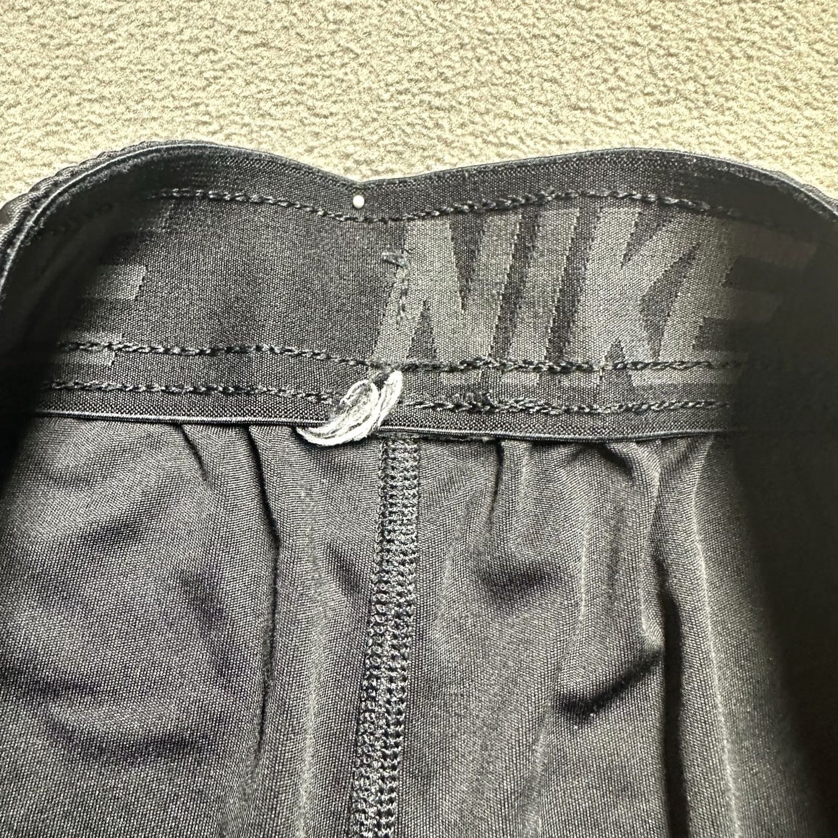 Nike Nike Dri-FIT Athletic Training Shorts Mens Large Black UA Volleyball EUC Size US 30 / EU 46 - 6 Thumbnail