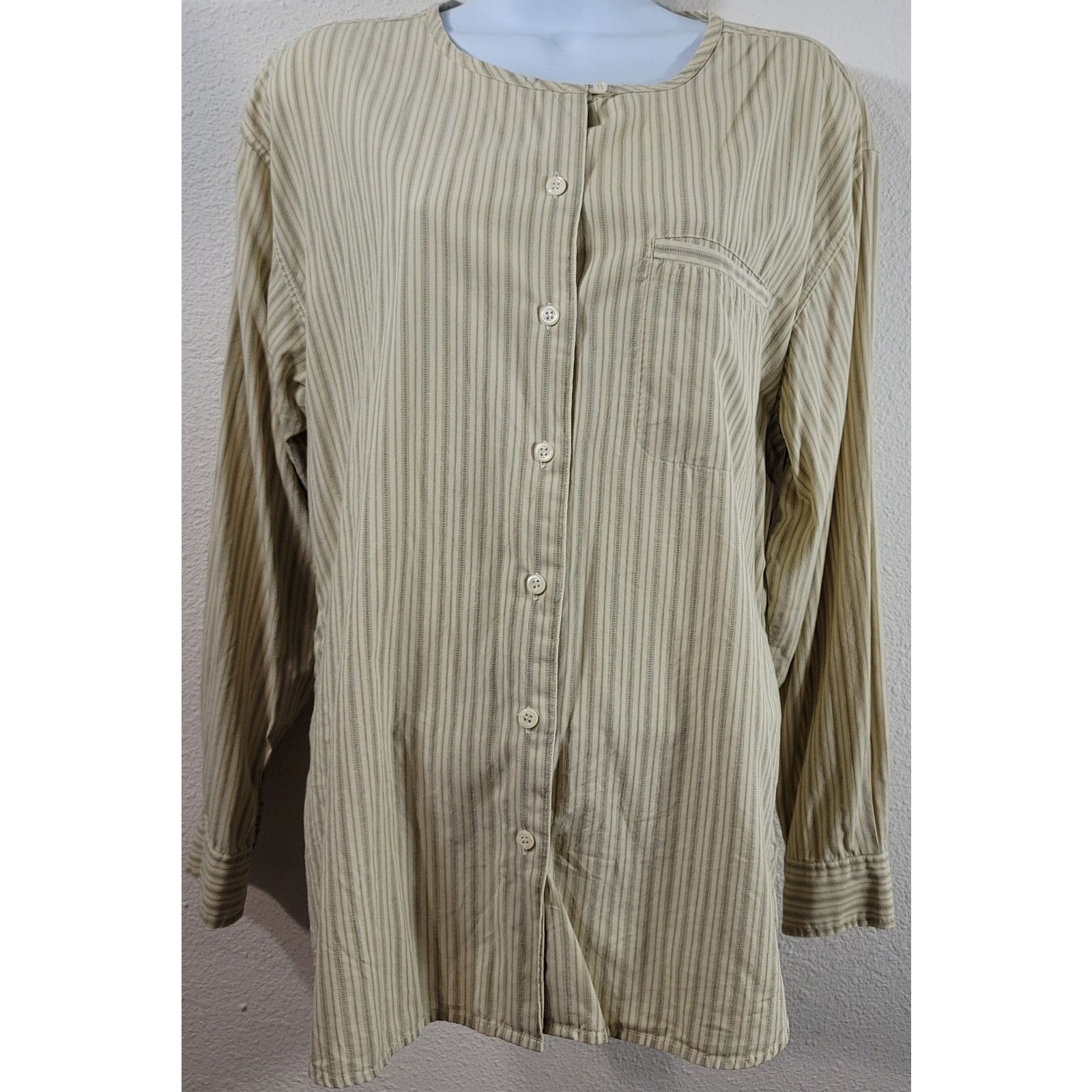 G.H. Bass & Co. G.H. Bass & Co Beige Pinstripe Button Up Top Large Size L / US 10 / IT 46 - 1 Thumbnail