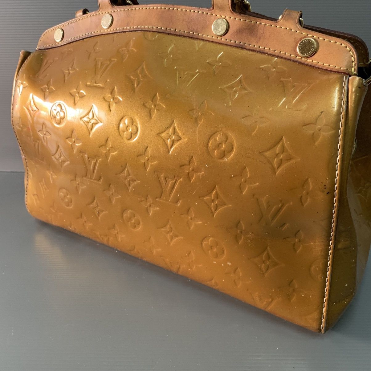 Louis Vuitton Louis Vuitton Monogram Vernis Brea PM Gold Handbag Size ONE SIZE - 4 Thumbnail