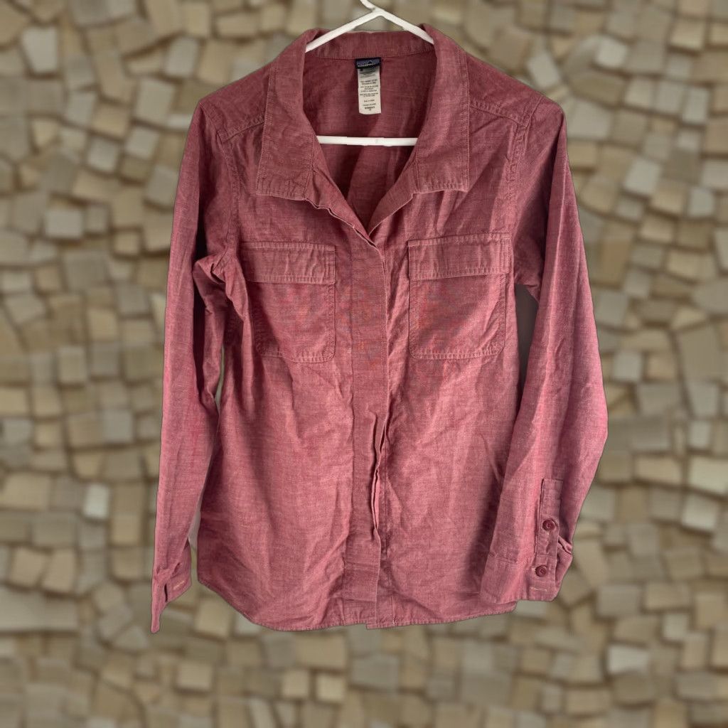 Patagonia Patagonia Shirt Women's 10 Mauve Long Sleeve Button-Up, Flap Pocket, 100% Cotton, Regular, Red, Breathable, Pockets, Modern Size L / US 10 / IT 46 - 1 Thumbnail