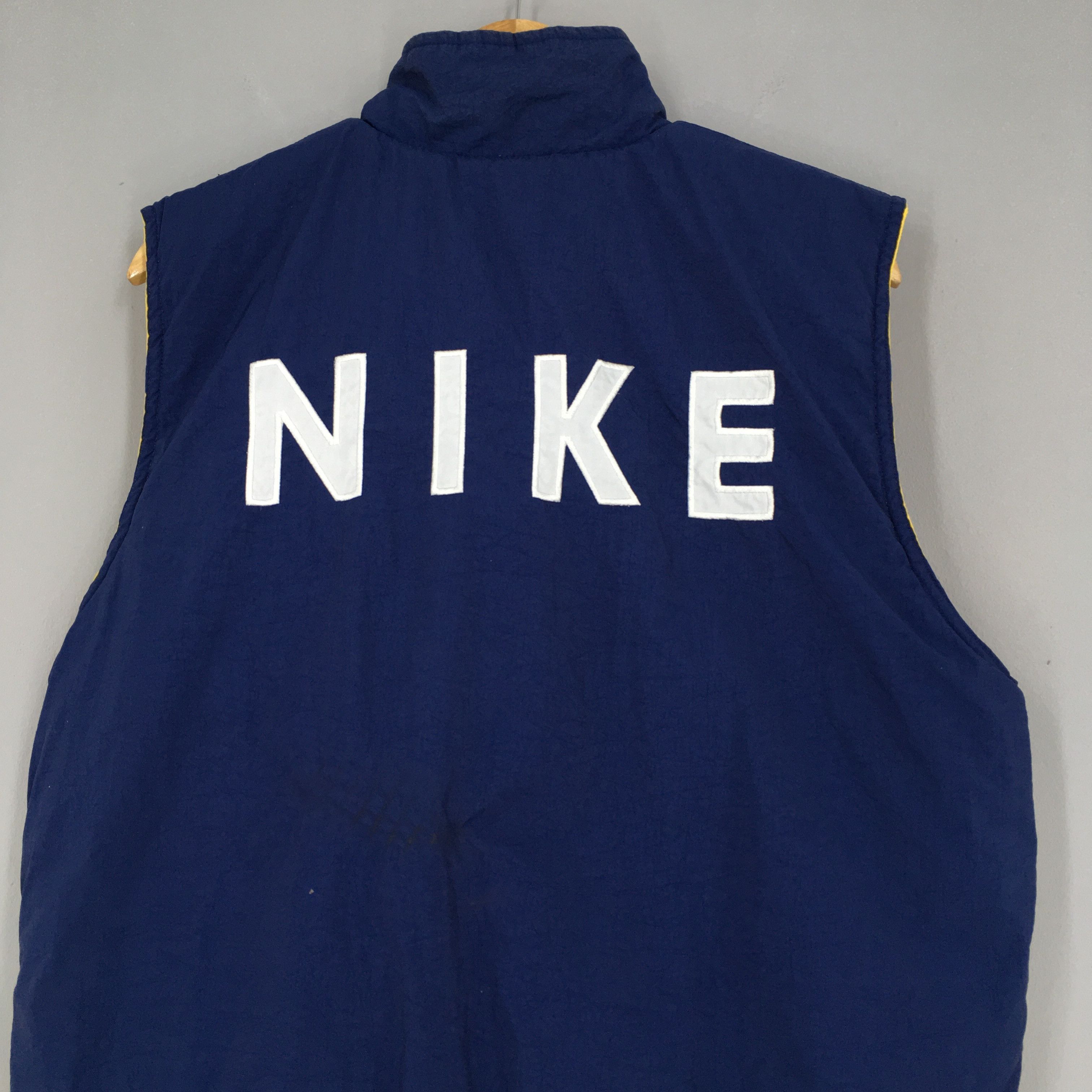 Nike Nike Sports Swoosh Sleeveless Jacket Medium Size US M / EU 48-50 / 2 - 5 Thumbnail
